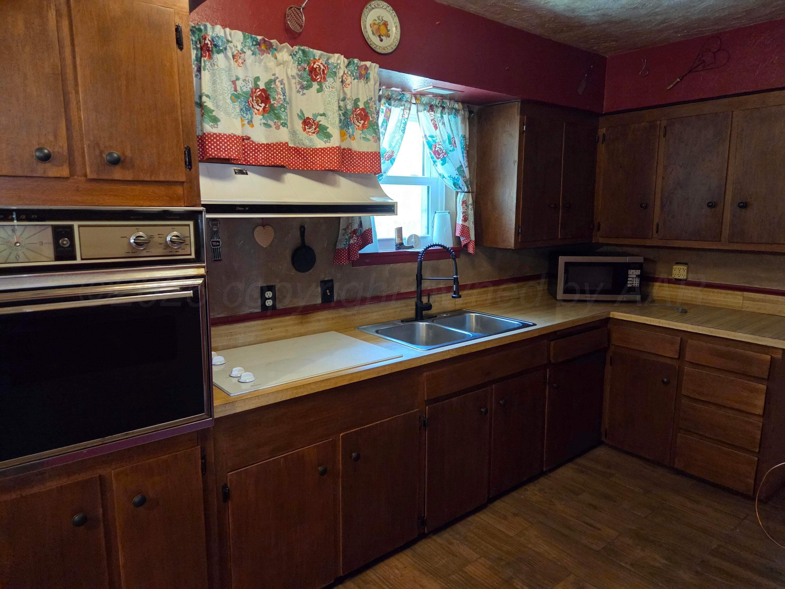 1909 GRINNELL Drive, Perryton, TX 79070-5011, photo 8