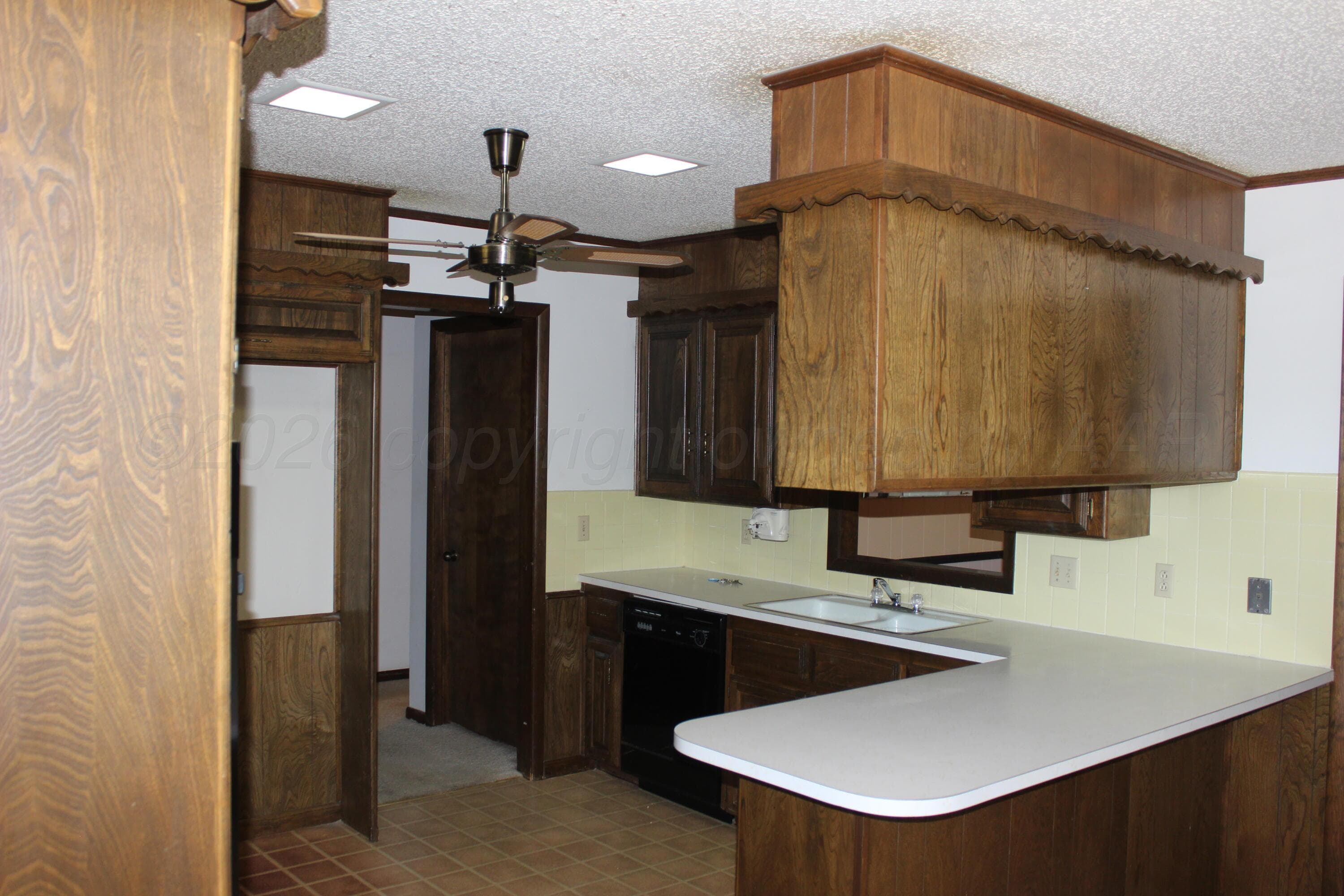 344 N Elm Street, Hereford, TX 79045, photo 2