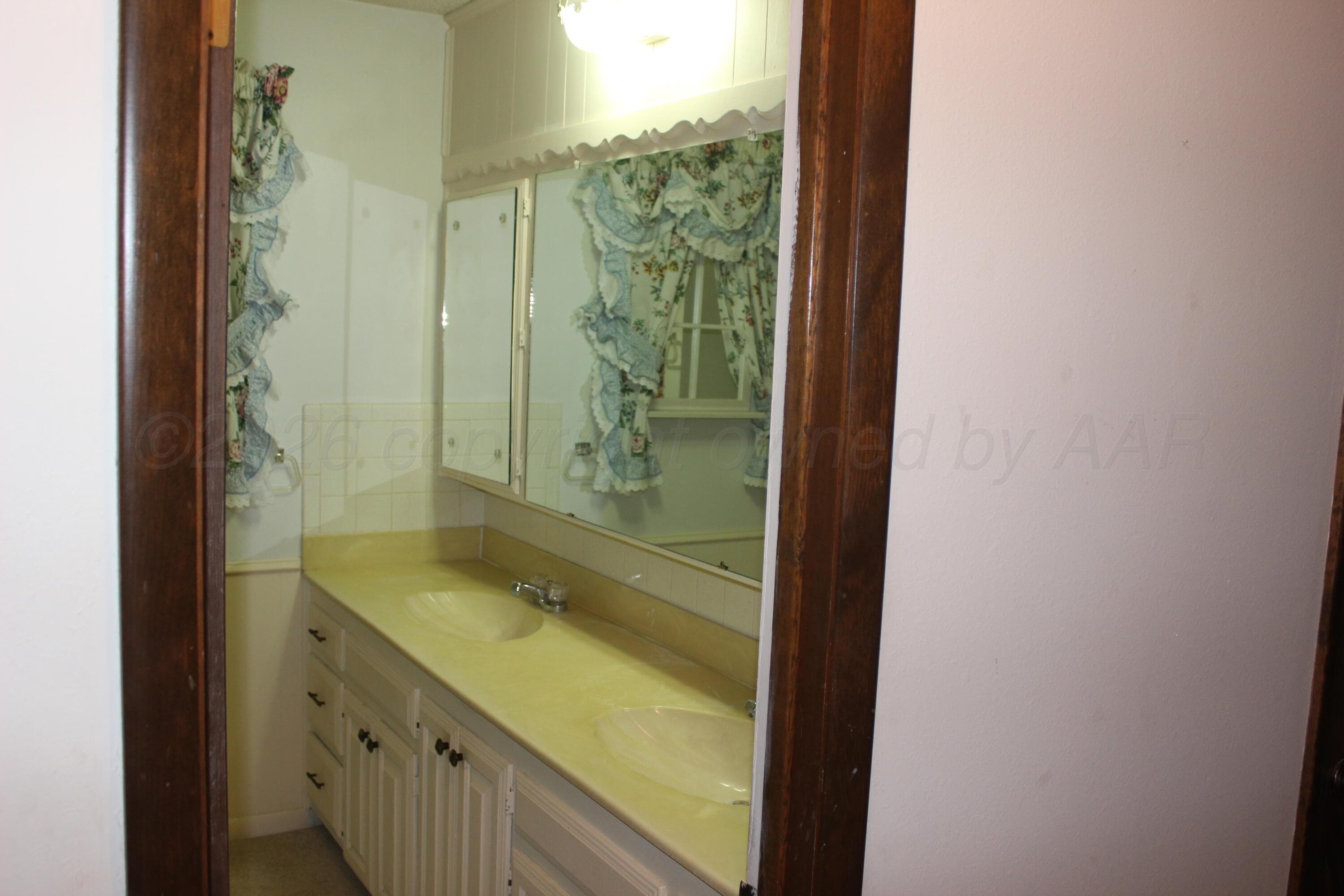 344 N Elm Street, Hereford, TX 79045, photo 9