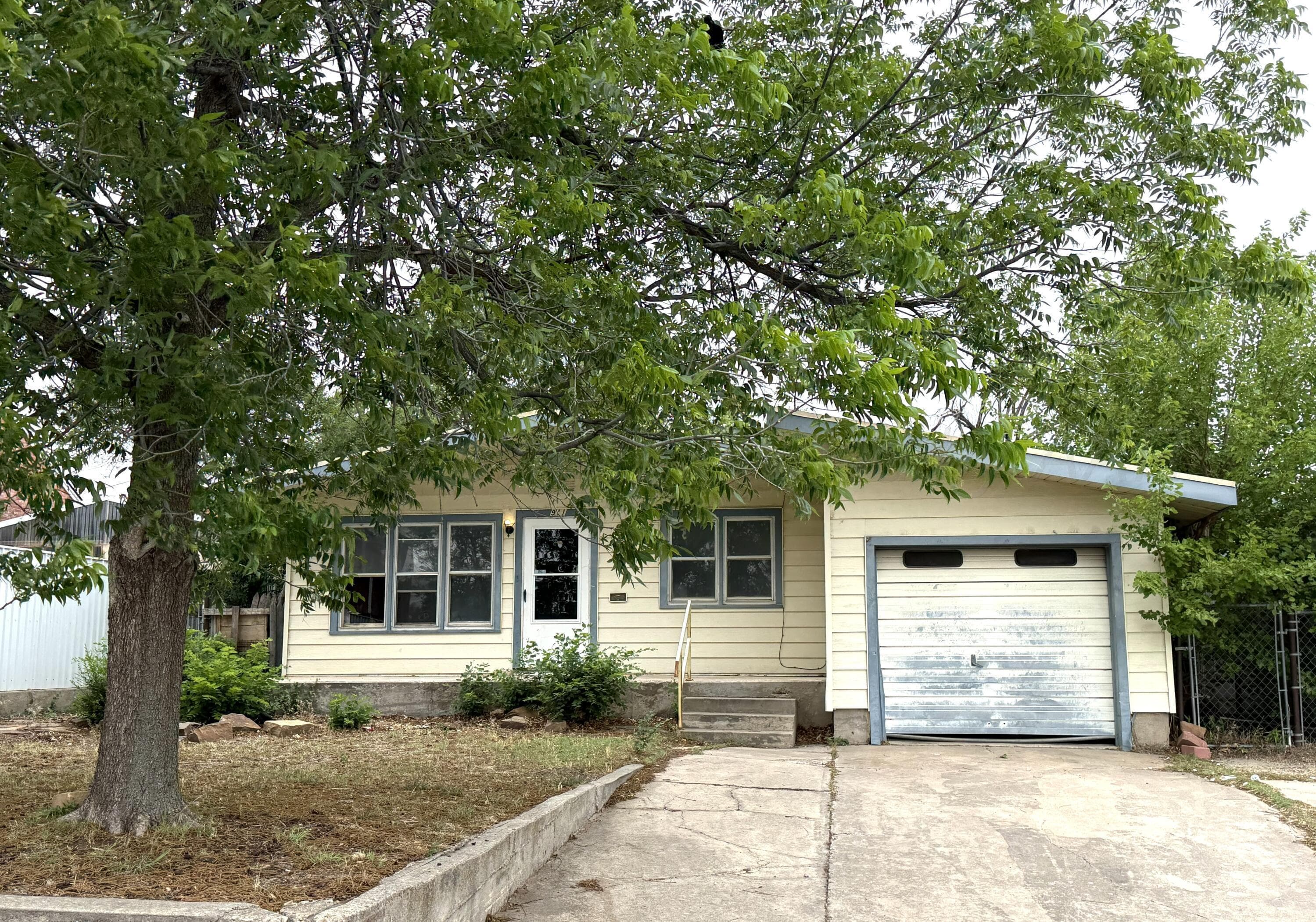 911 N DUNCAN Street, Pampa, TX 79065-5522, photo 2
