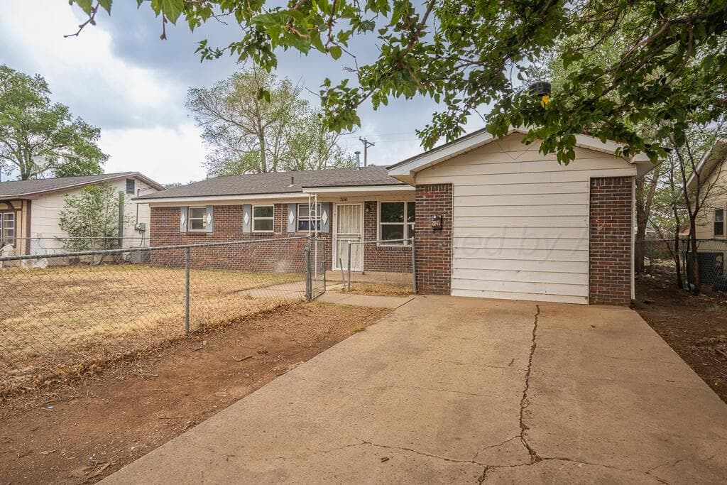 2041 DAHLIA Street, Amarillo, TX 79107-7533