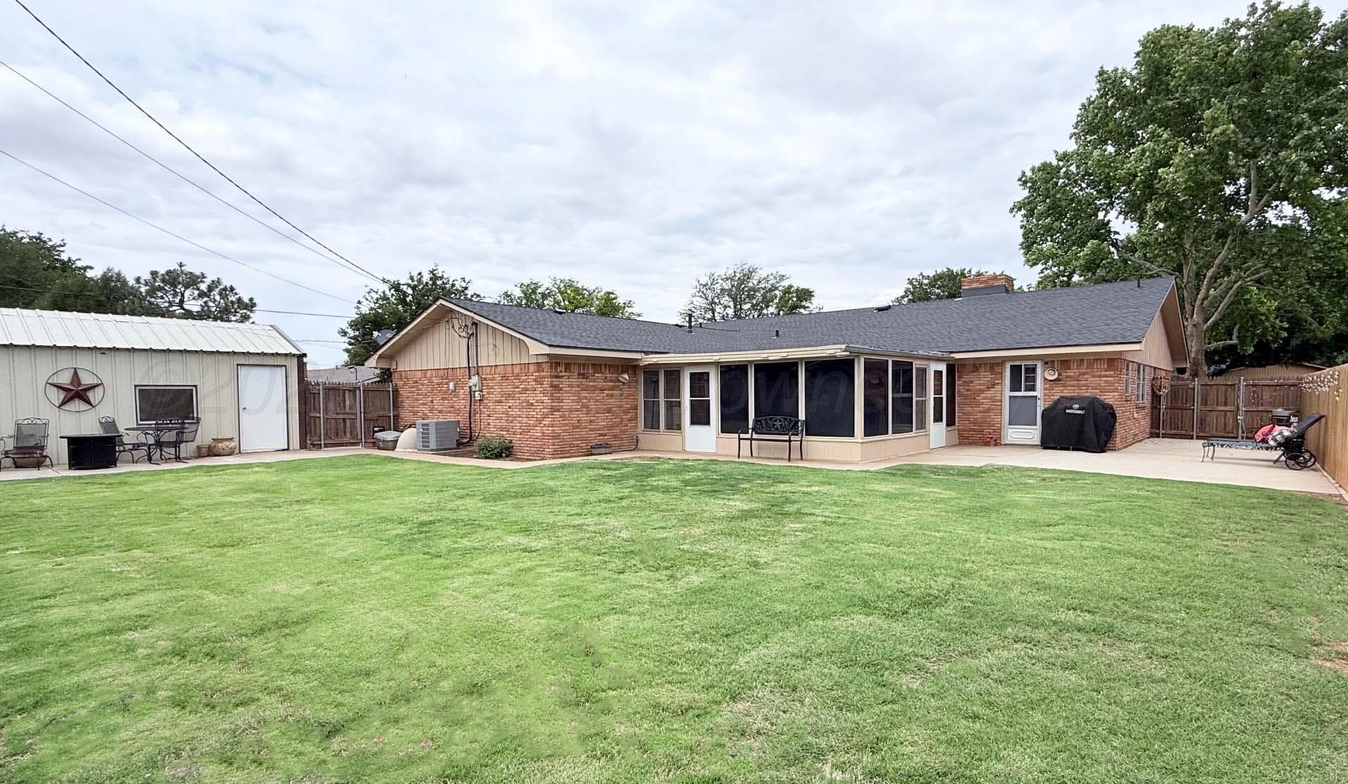 733 W Oak Street, Dimmitt, TX 79027, photo 5