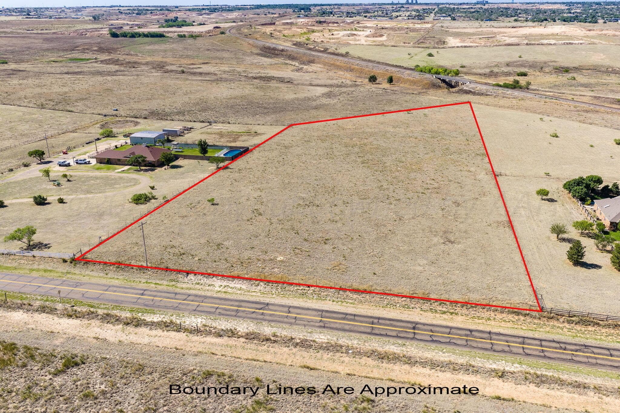 2800 E WILLOW CREEK Drive, Amarillo, TX 79108, photo 2