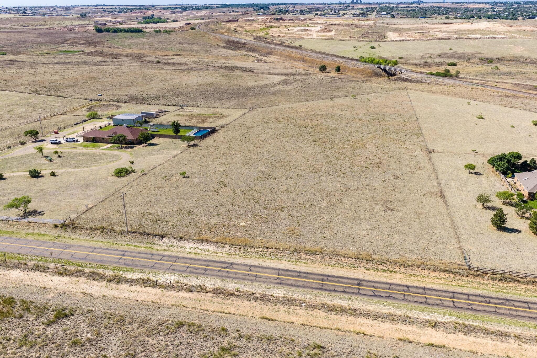 2800 E WILLOW CREEK Drive, Amarillo, TX 79108, photo 3