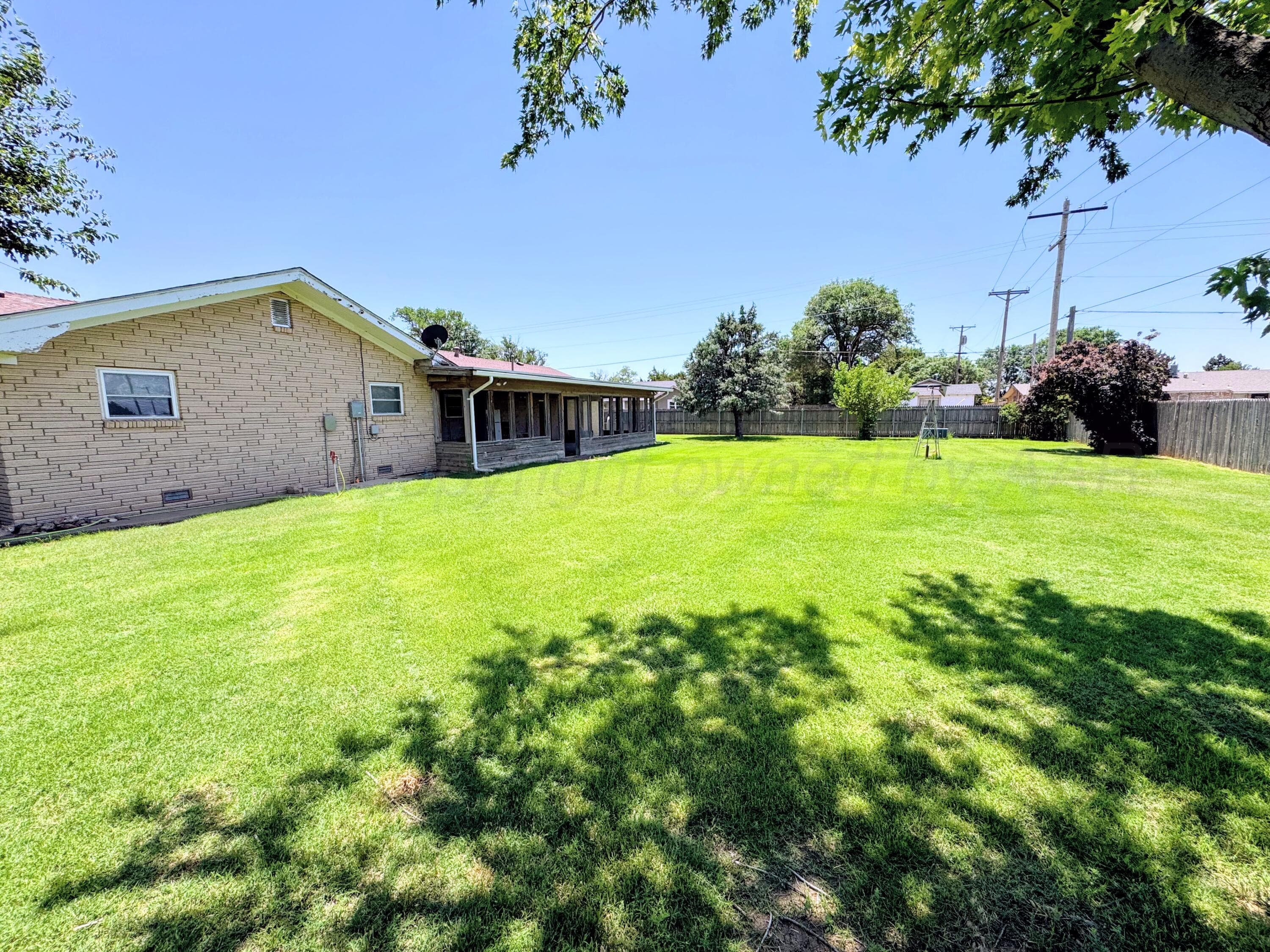 420 S Roland Street, Spearman, TX 79081, photo 22