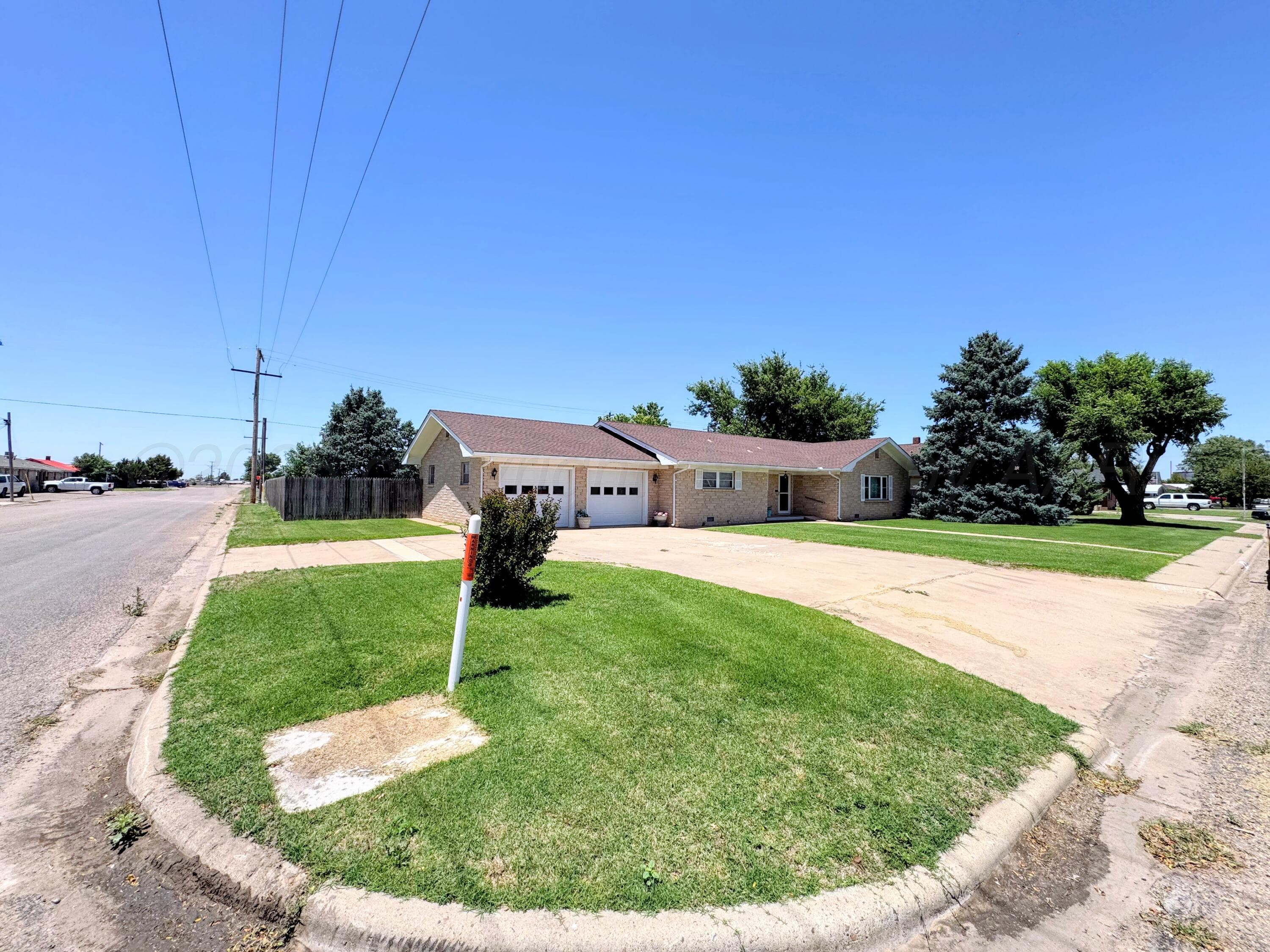 420 S Roland Street, Spearman, TX 79081, photo 2