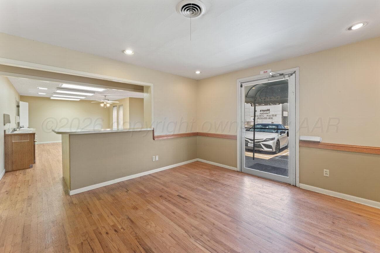206 S BLISS Avenue, Dumas, TX 79029-3806, photo 10