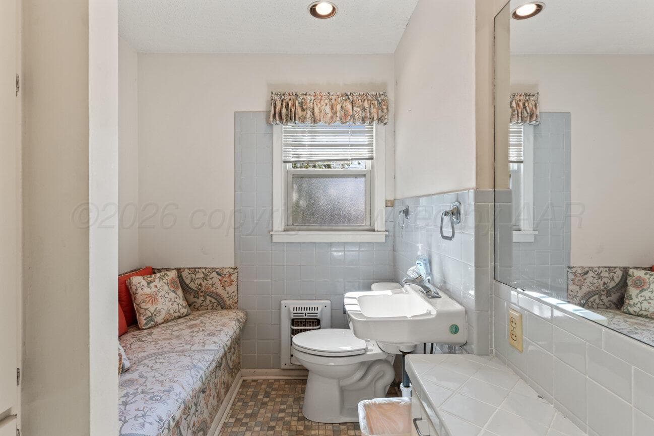 206 S BLISS Avenue, Dumas, TX 79029-3806, photo 17