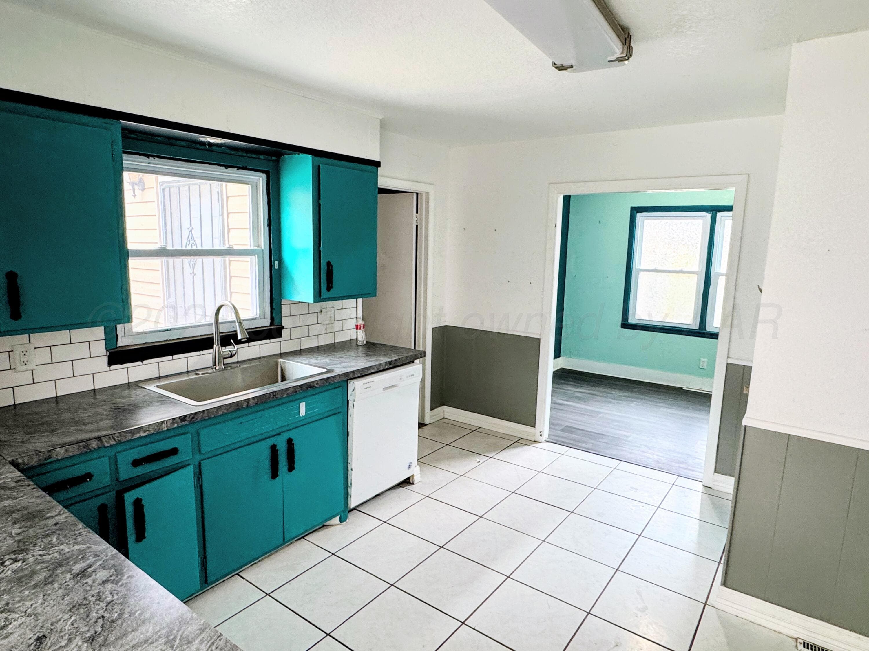1514 S Eton Street, Perryton, TX 79070-4540, photo 5