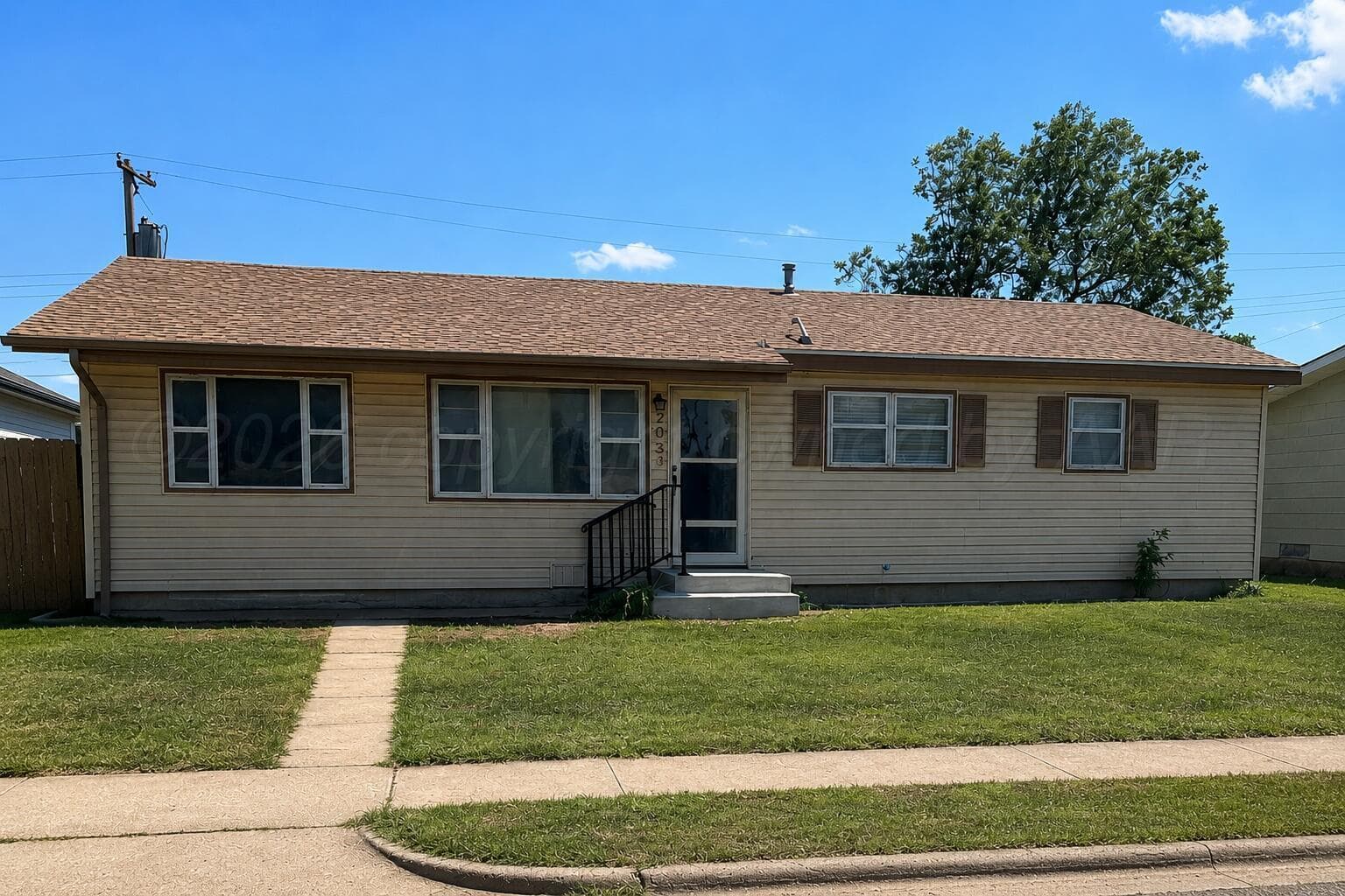 203 W 12th Avenue, Spearman, TX 79081