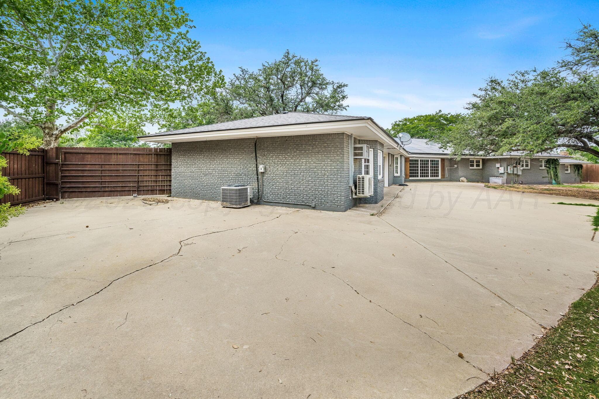 210 N Texas Avenue, Hereford, TX 79045, photo 6