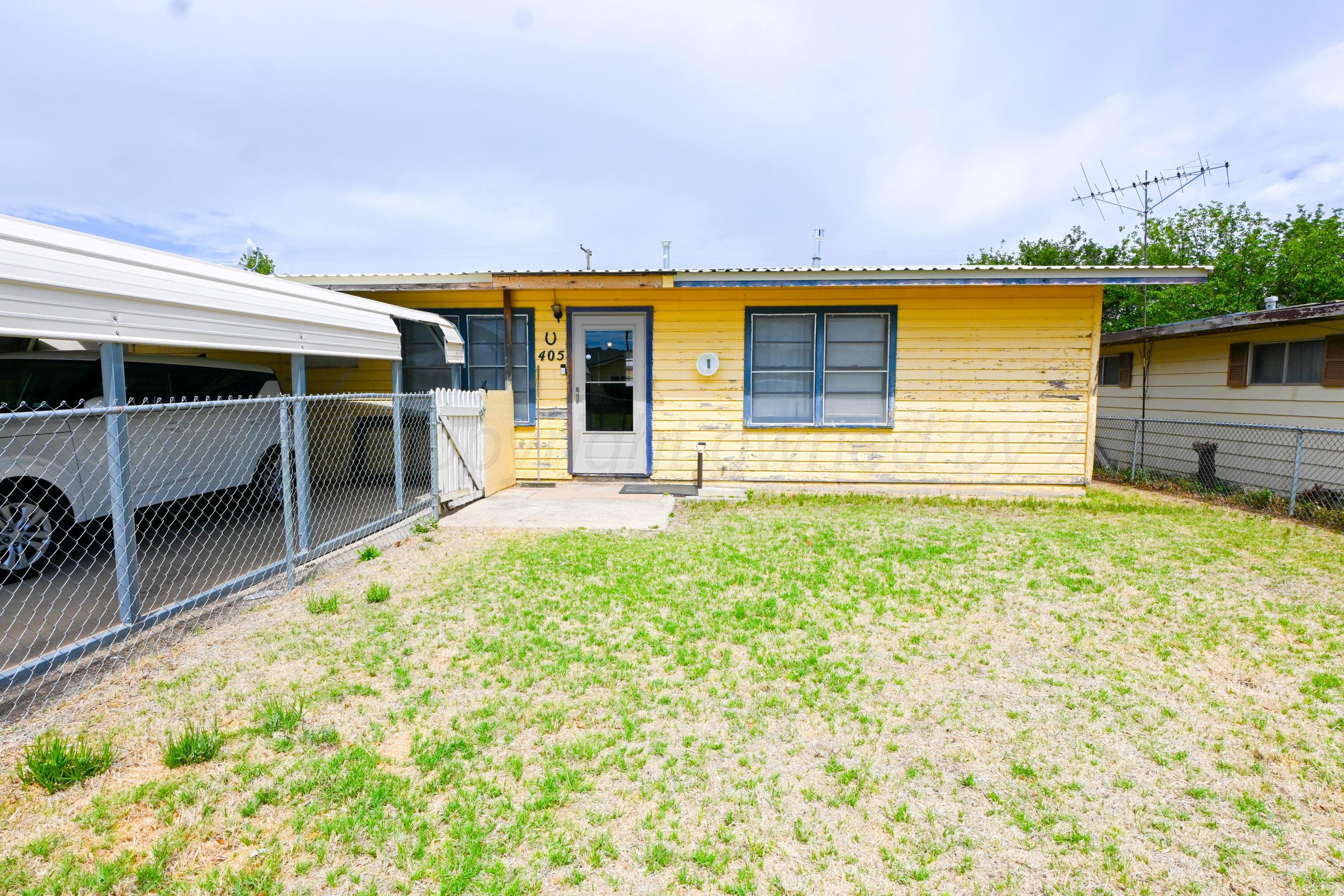 405 Brown Avenue, Stinnett, TX 79083