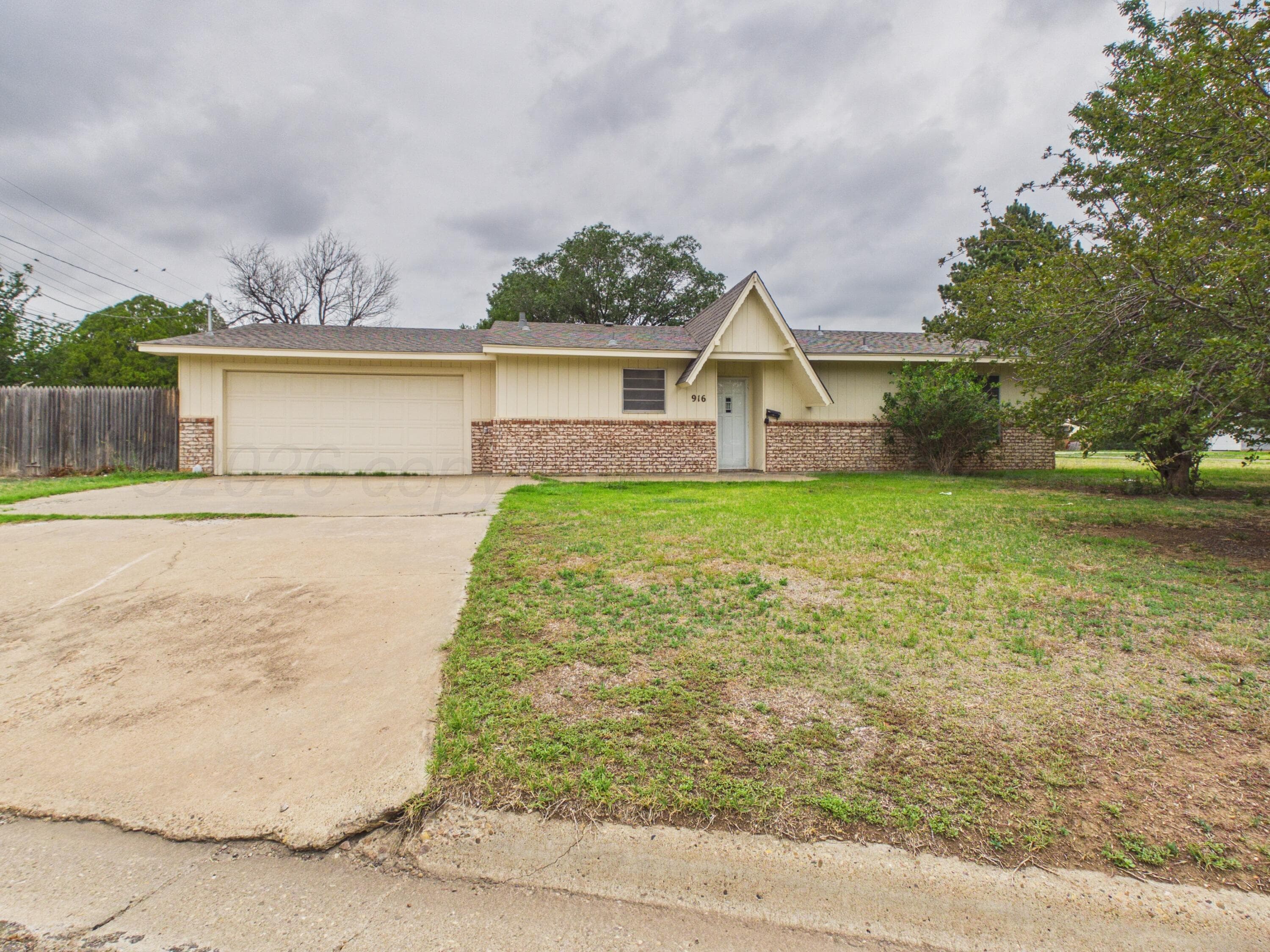 916 E 10TH Street, Dumas, TX 79029-5207, photo 10