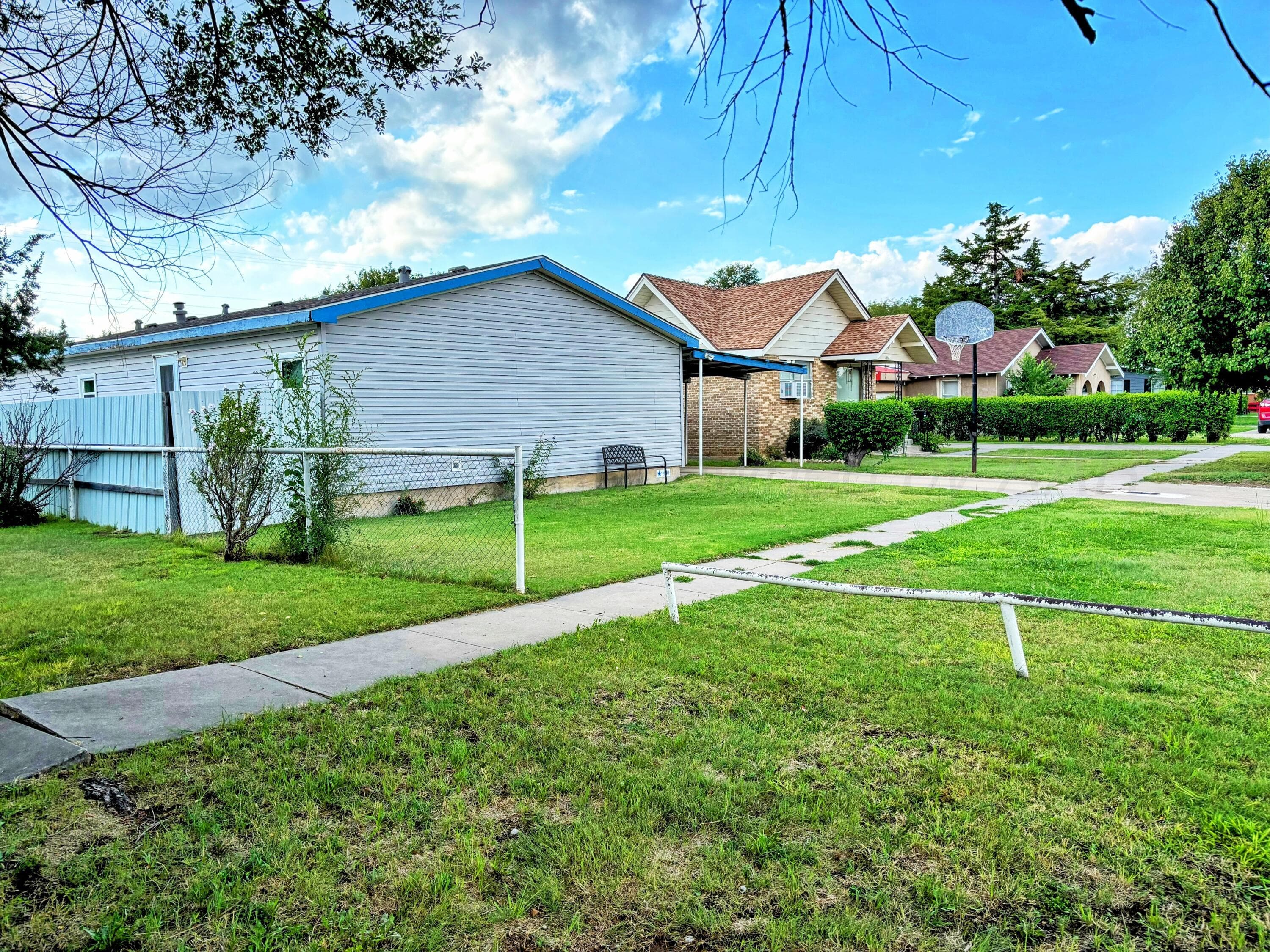1010 S Baylor Street, Perryton, TX 79070, photo 2