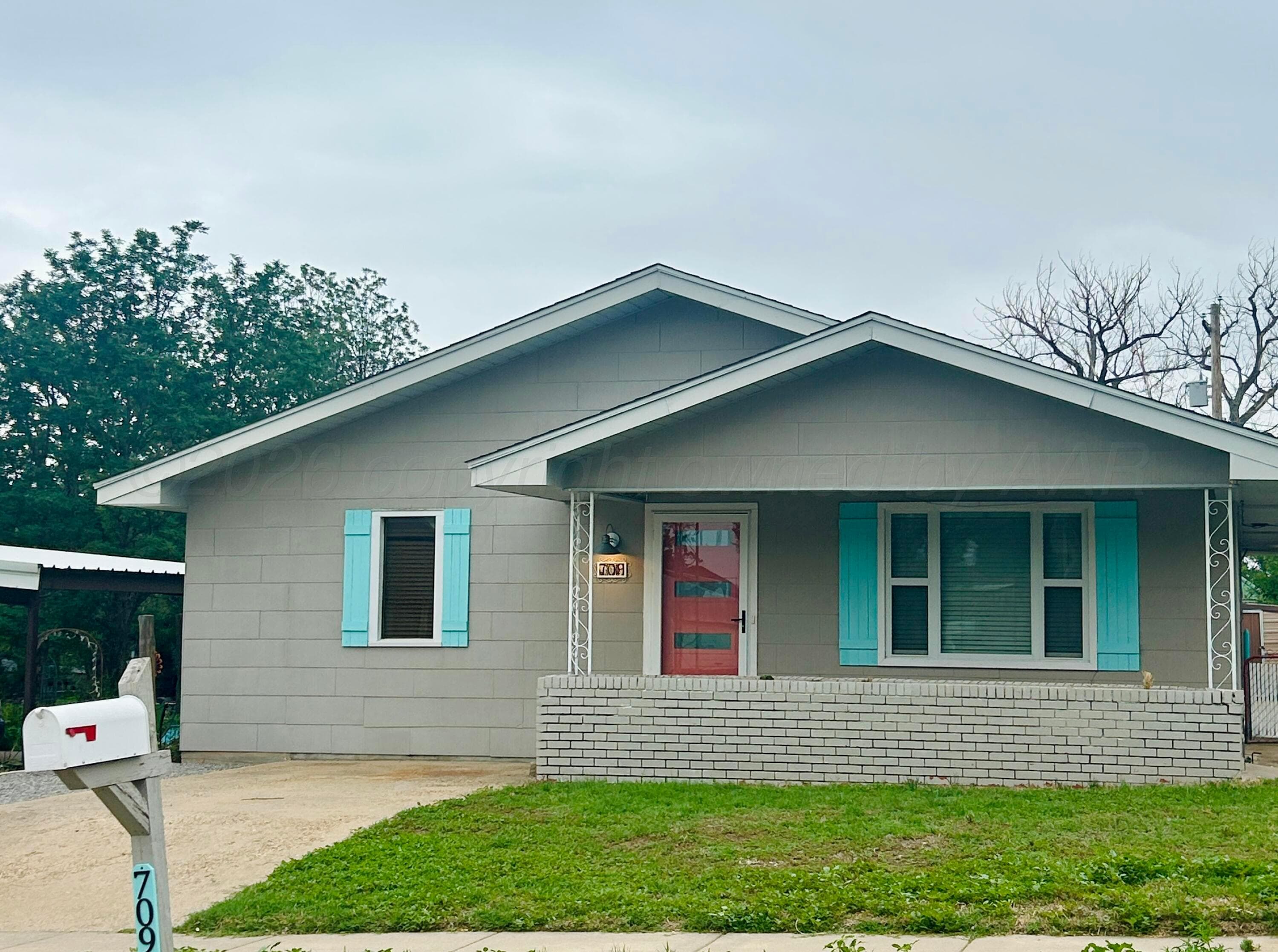 709 S 6th Street, Canadian, TX 79014