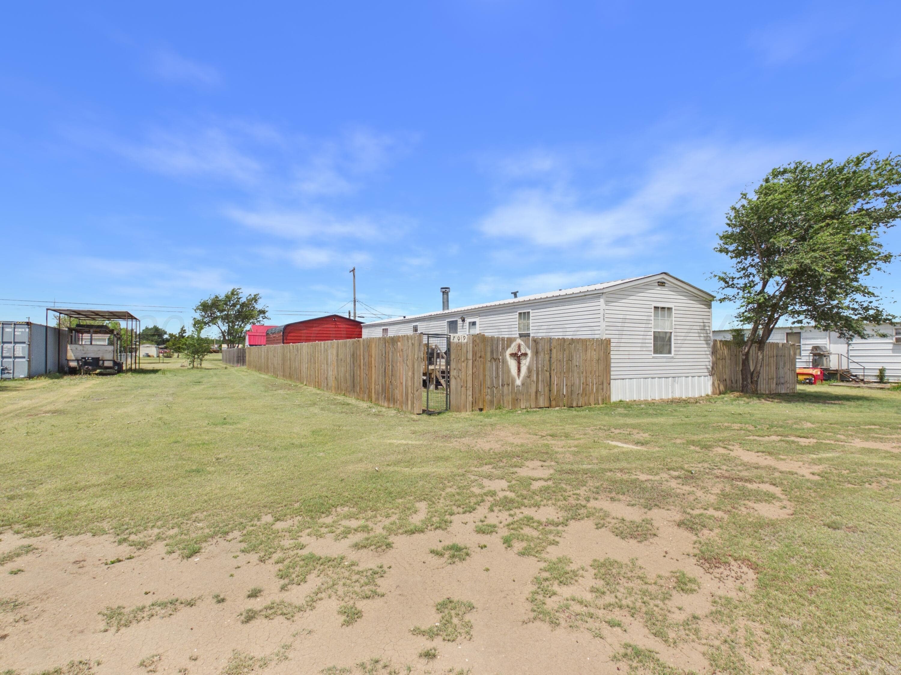 709 RITCHIE Avenue, Panhandle, TX 79068-1954, photo 3