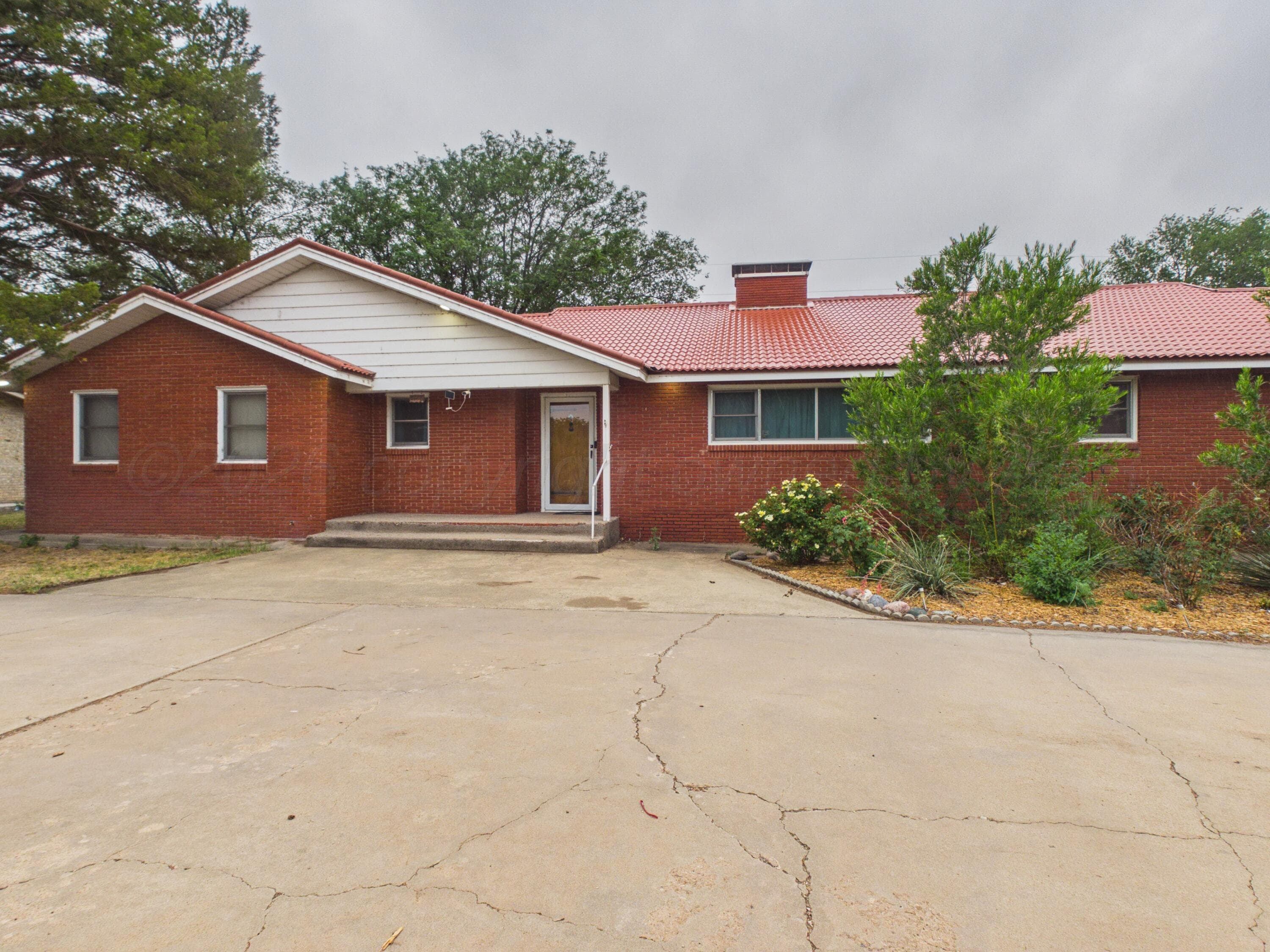 123 AMHERST Avenue, Dumas, TX 79029-3319