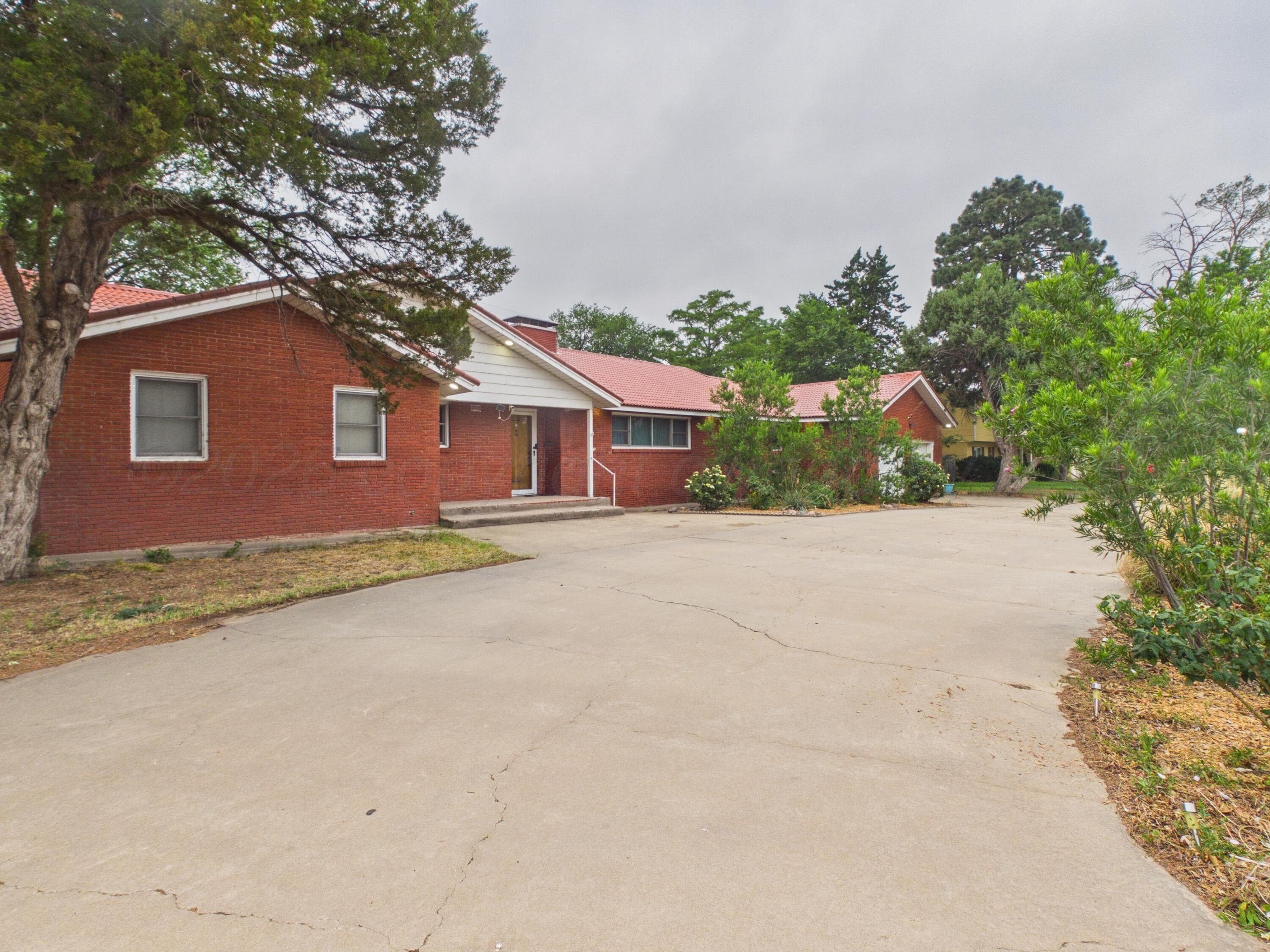 123 AMHERST Avenue, Dumas, TX 79029-3319, photo 2