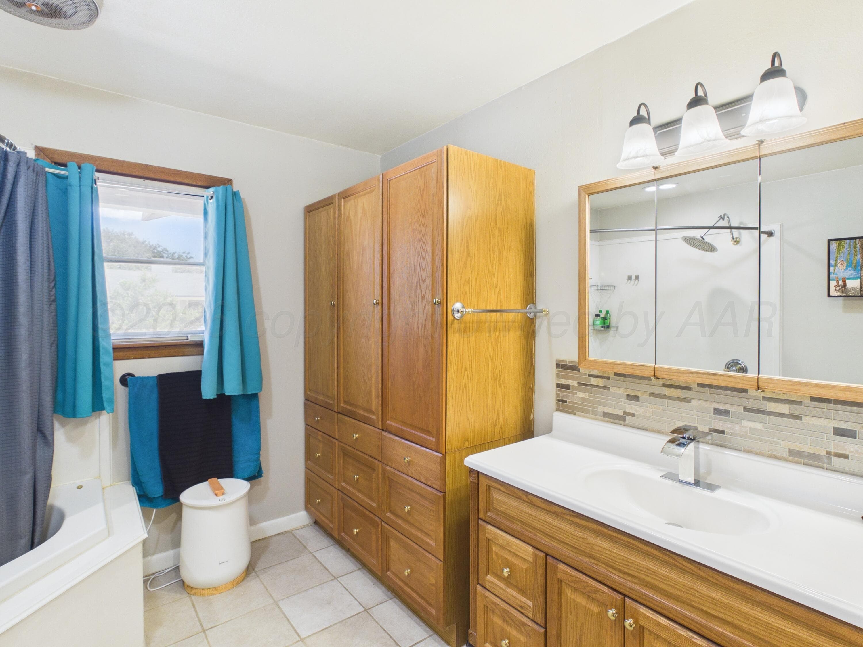 123 AMHERST Avenue, Dumas, TX 79029-3319, photo 7