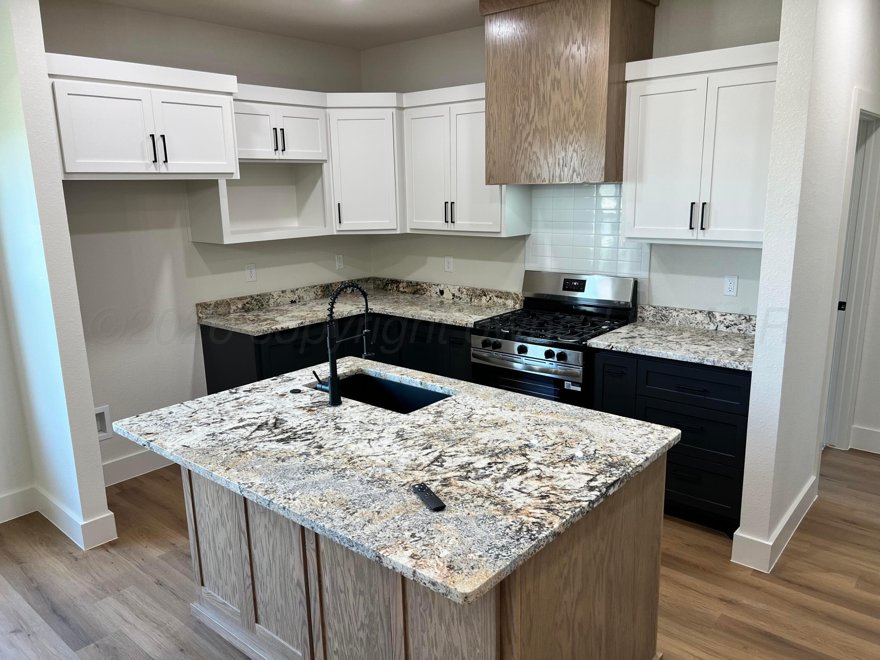 155 PRICKLY PEAR Lane, Cactus, TX 79013, photo 6