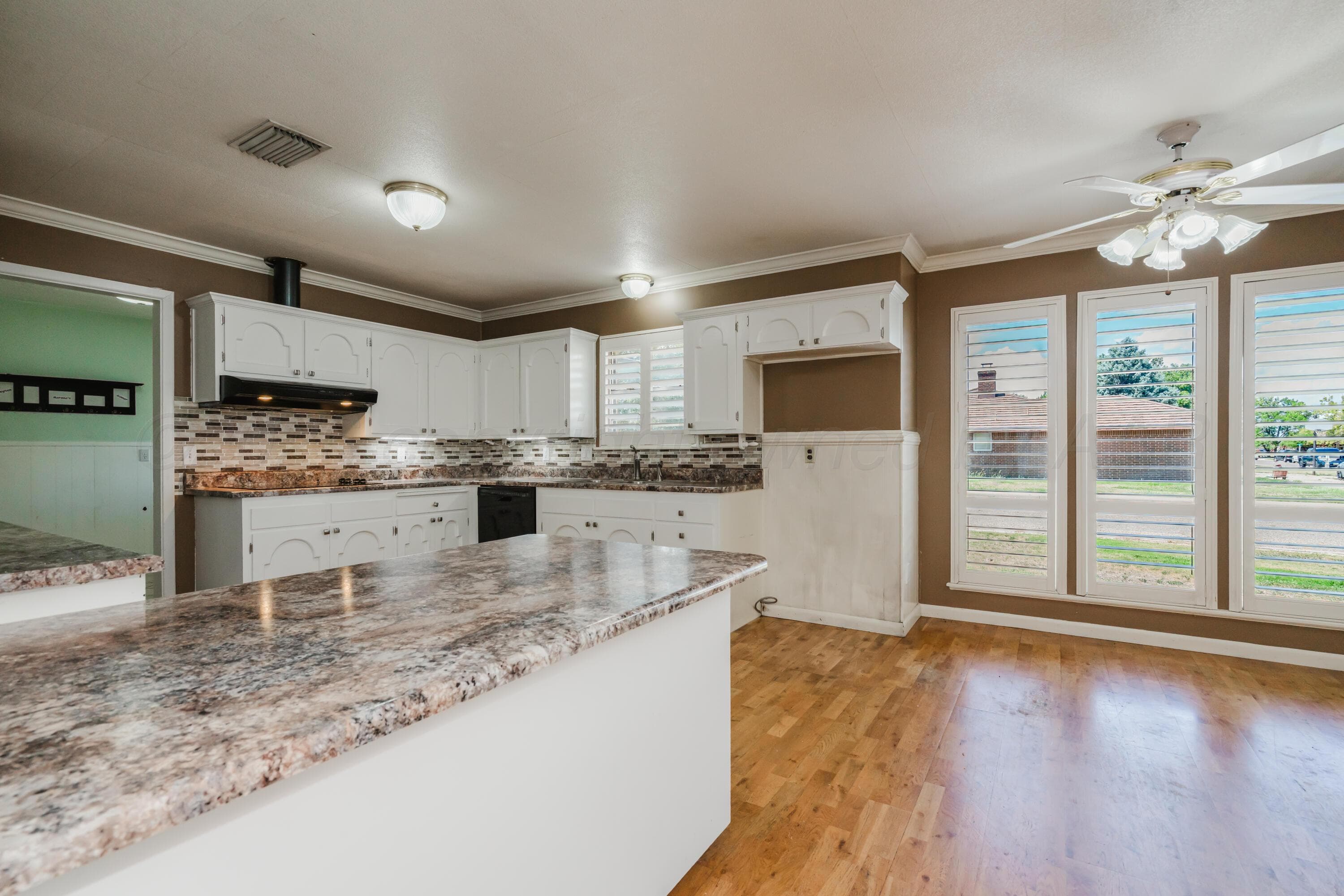 219 BAILEY Avenue, Dumas, TX 79029, photo 10