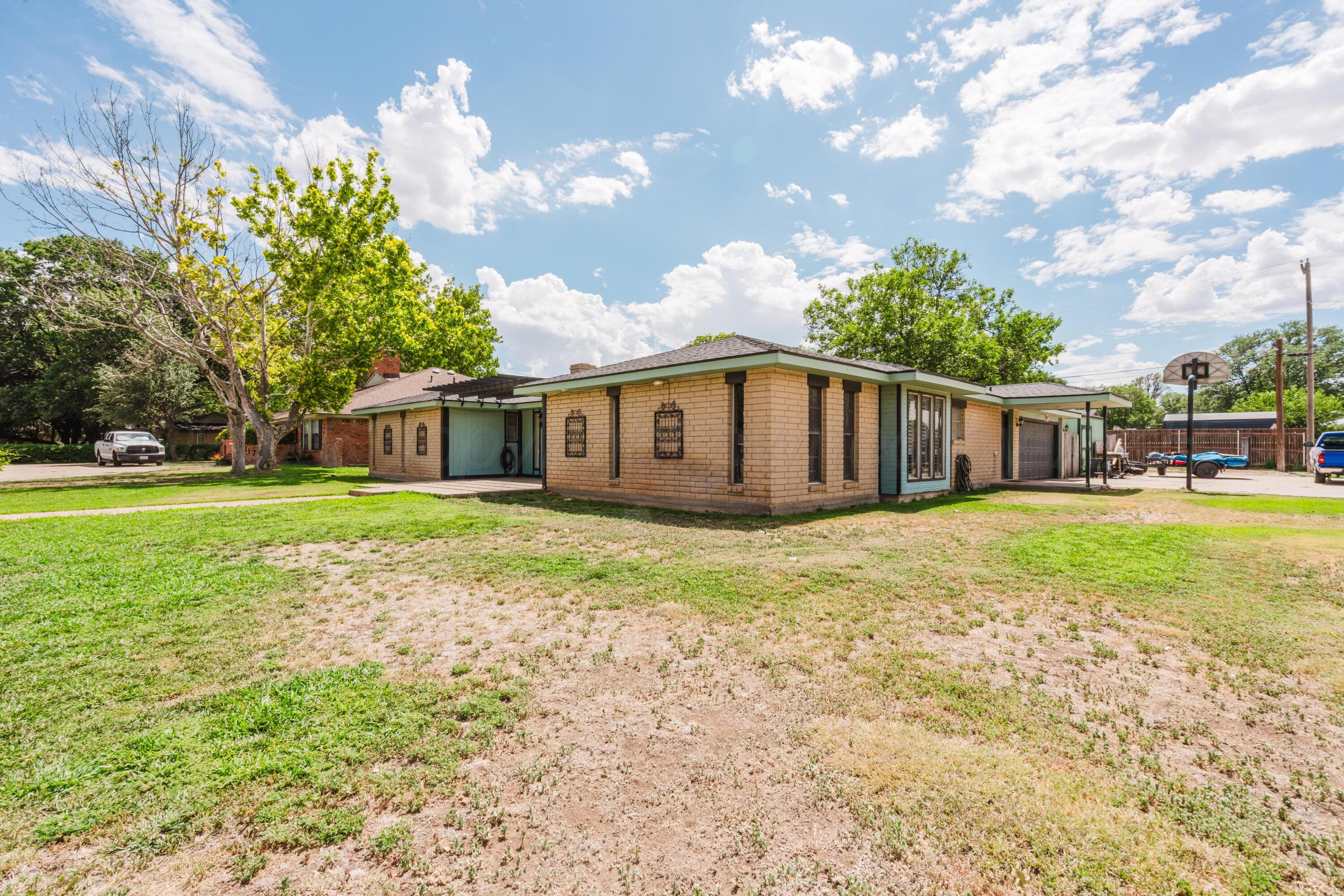 219 BAILEY Avenue, Dumas, TX 79029, photo 2