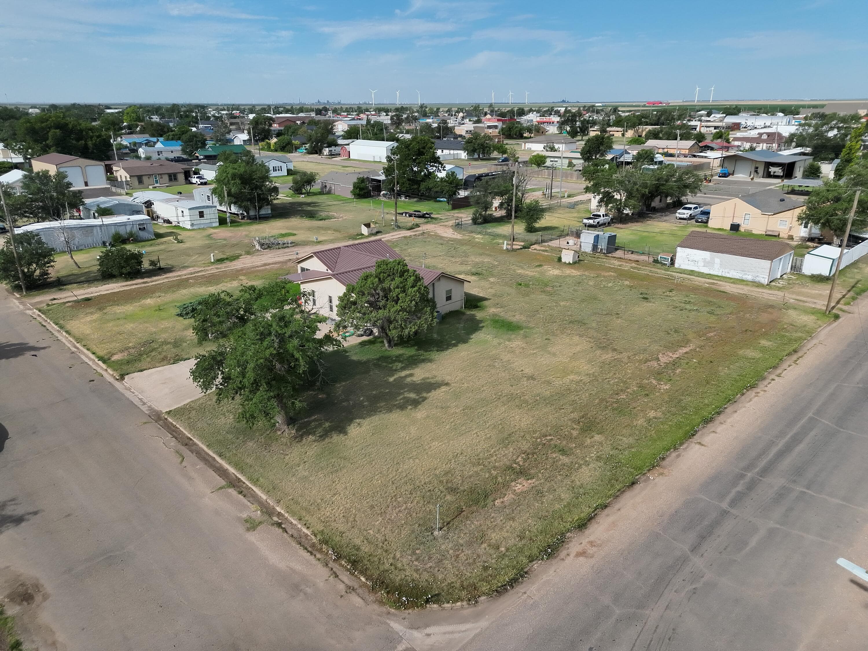 304 AVENUE P, Sunray, TX 79086, photo 2
