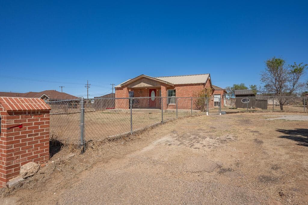 1332 NW 10th Avenue, Amarillo, TX 79107, photo 3