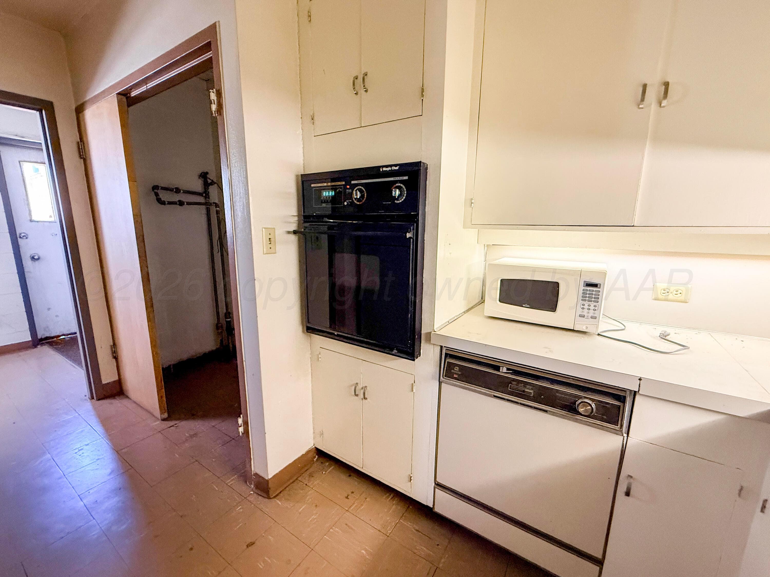 1146 N HOBART Street, Pampa, TX 79065-4604, photo 34