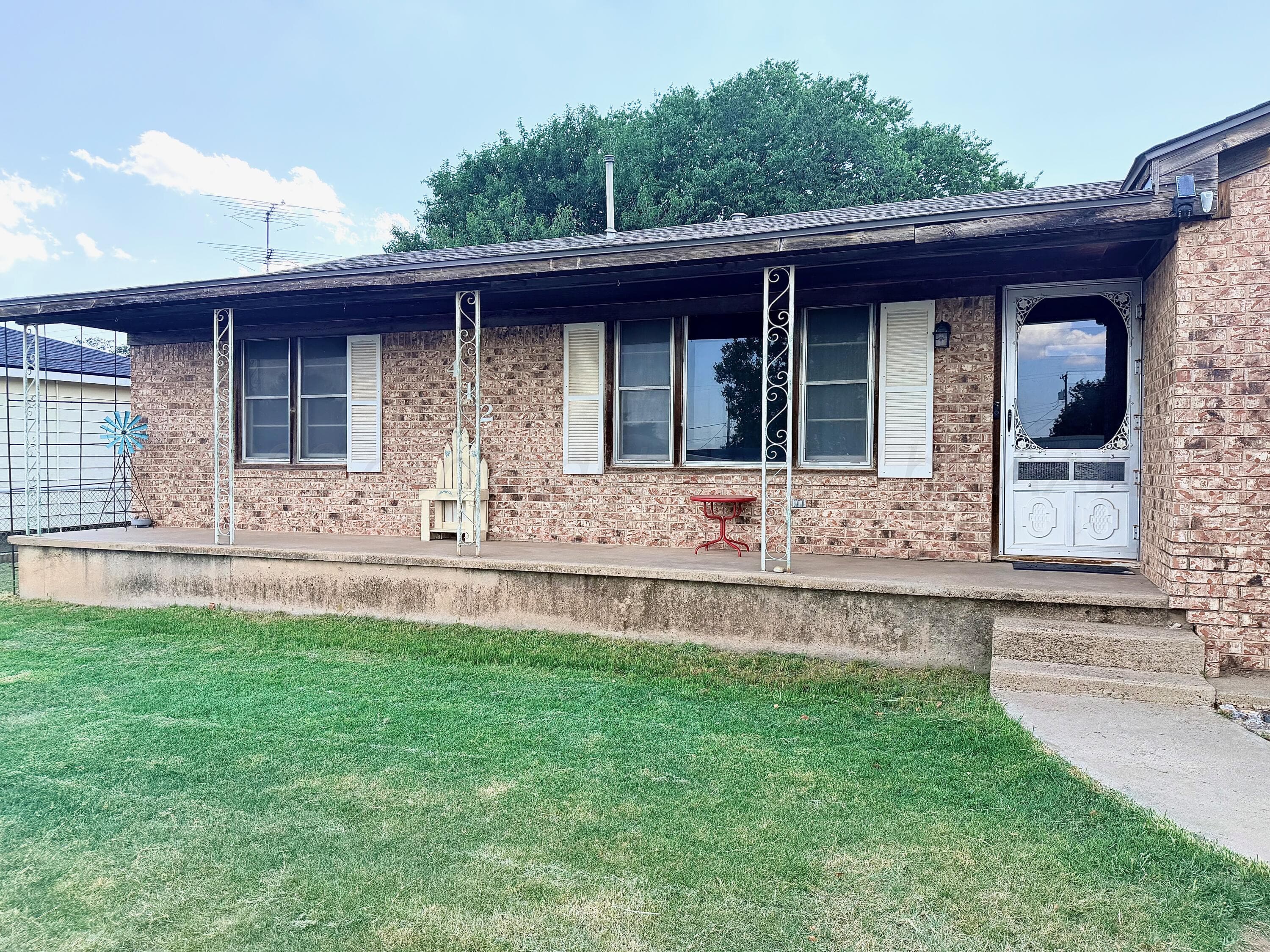 412 Brown Street, Stinnett, TX 79083, photo 2