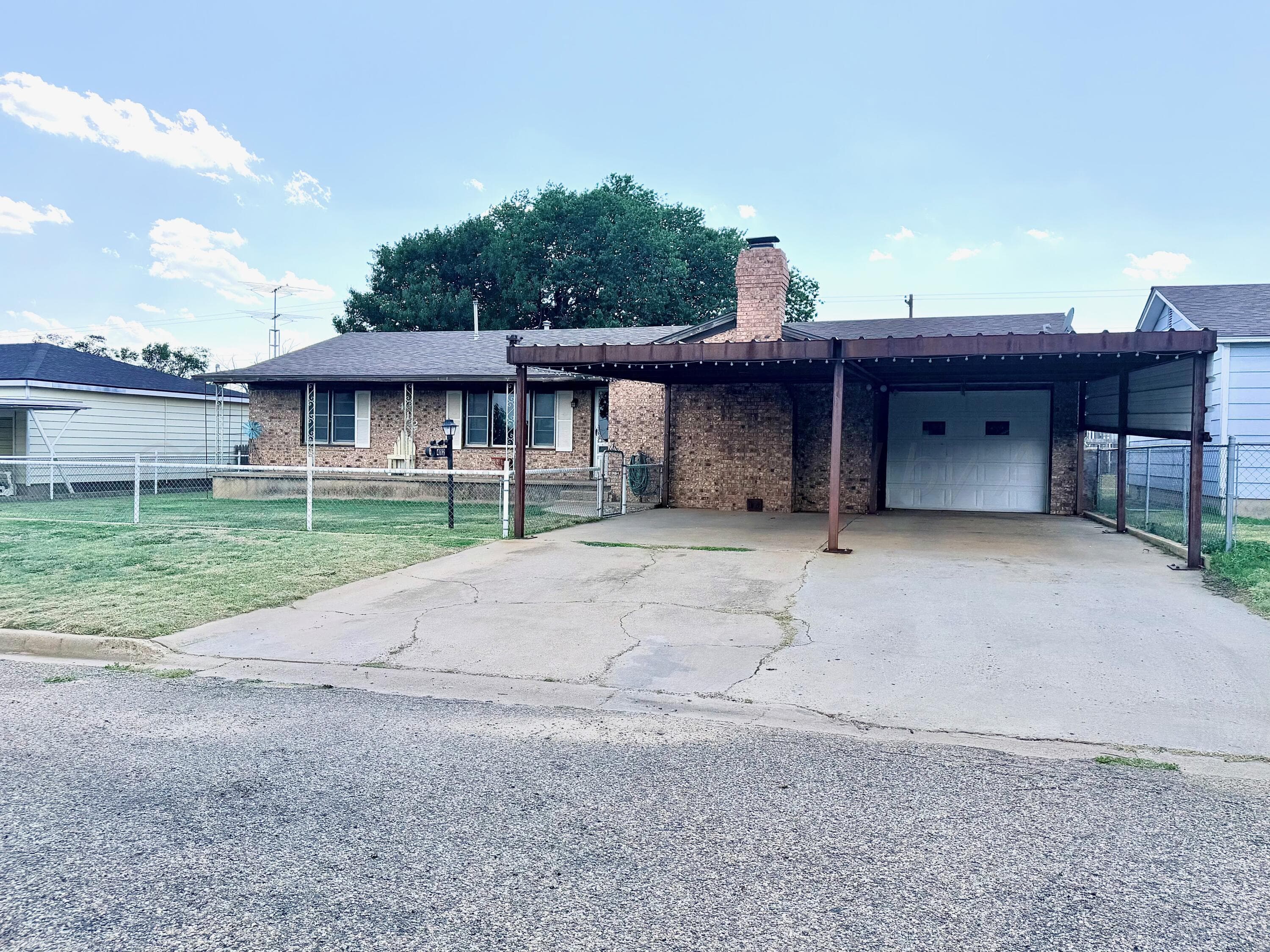 412 Brown Street, Stinnett, TX 79083