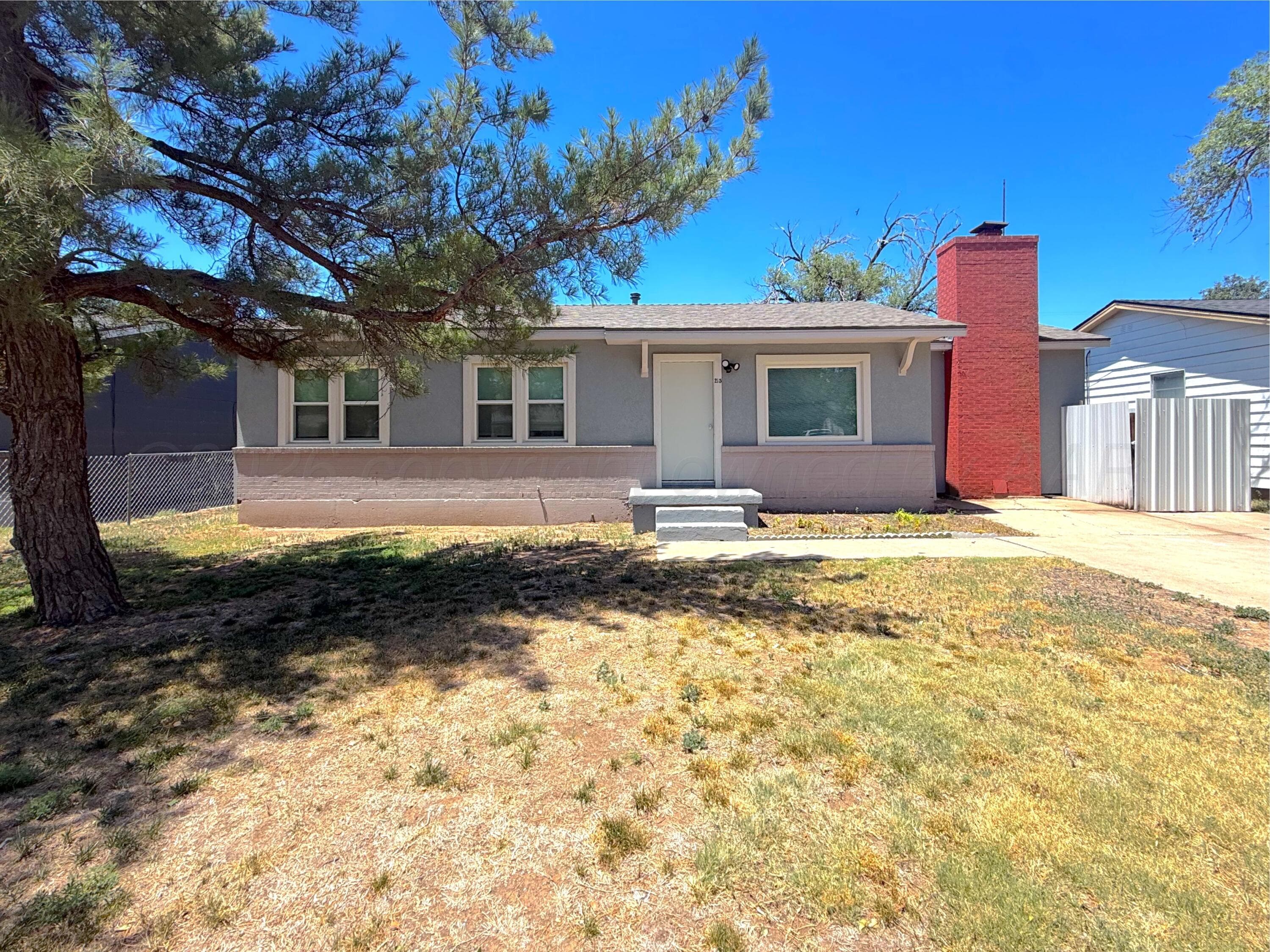 215 PEACH Avenue, Dumas, TX 79029-3431