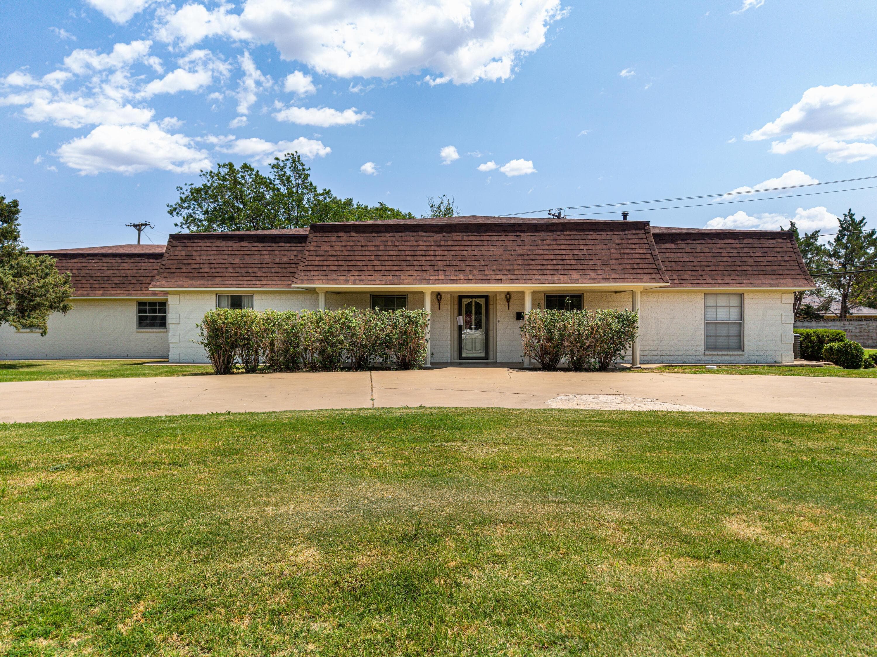 130 BAILEY Avenue, Dumas, TX 79029-3556