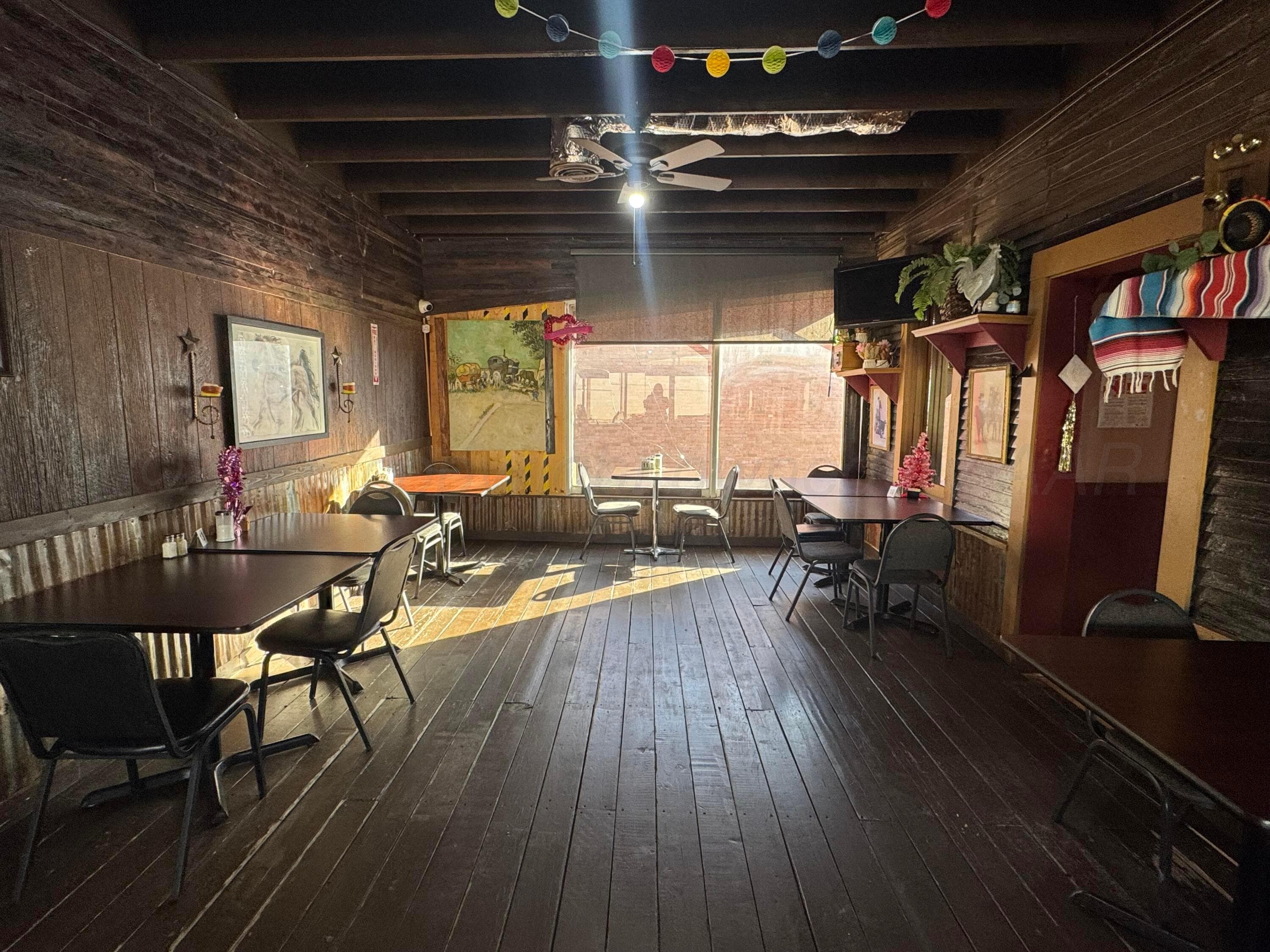 130 N Maxwell Avenue, Tulia, TX 79088, photo 7