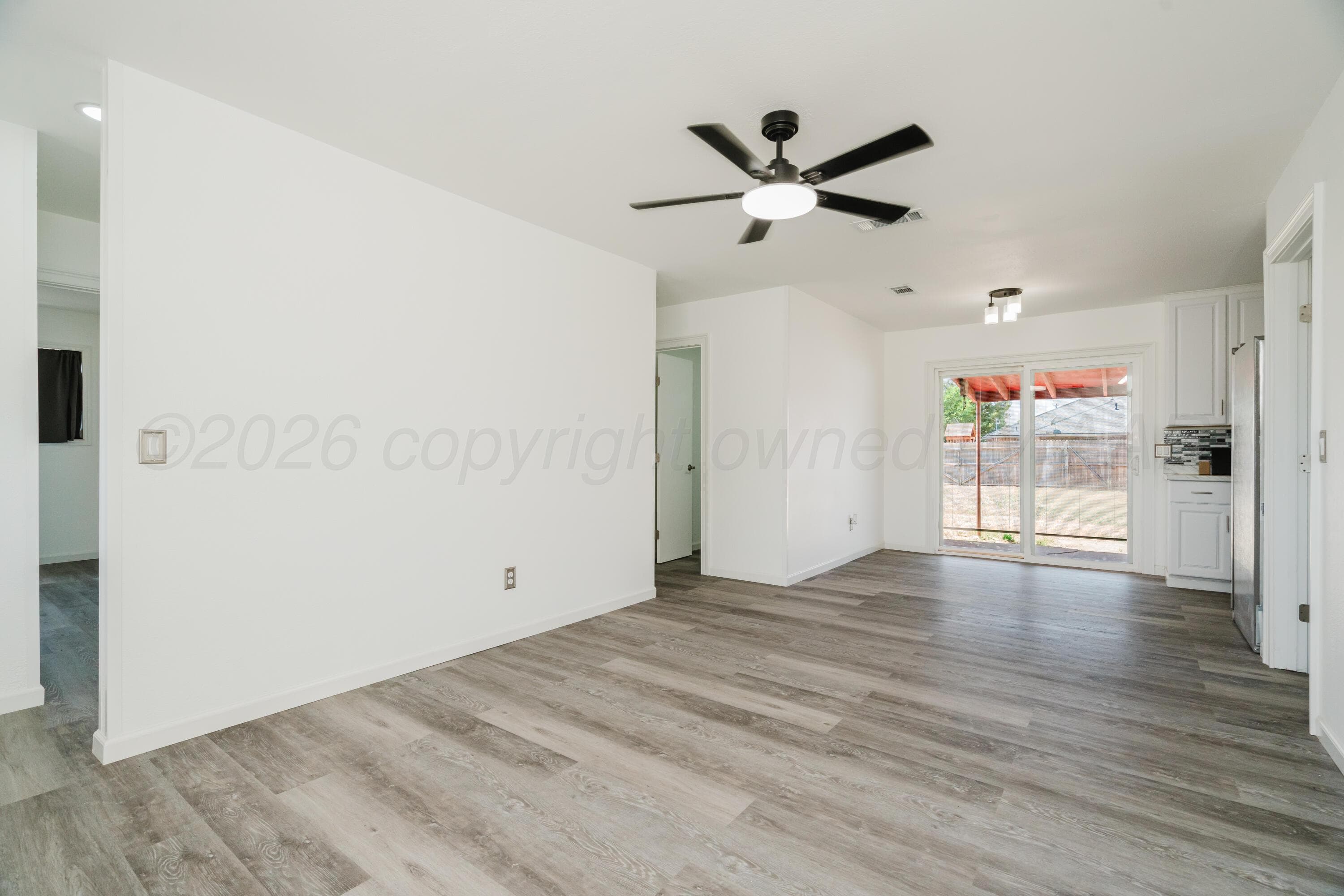 207 N BIRGE Avenue, Dumas, TX 79029-2411, photo 3
