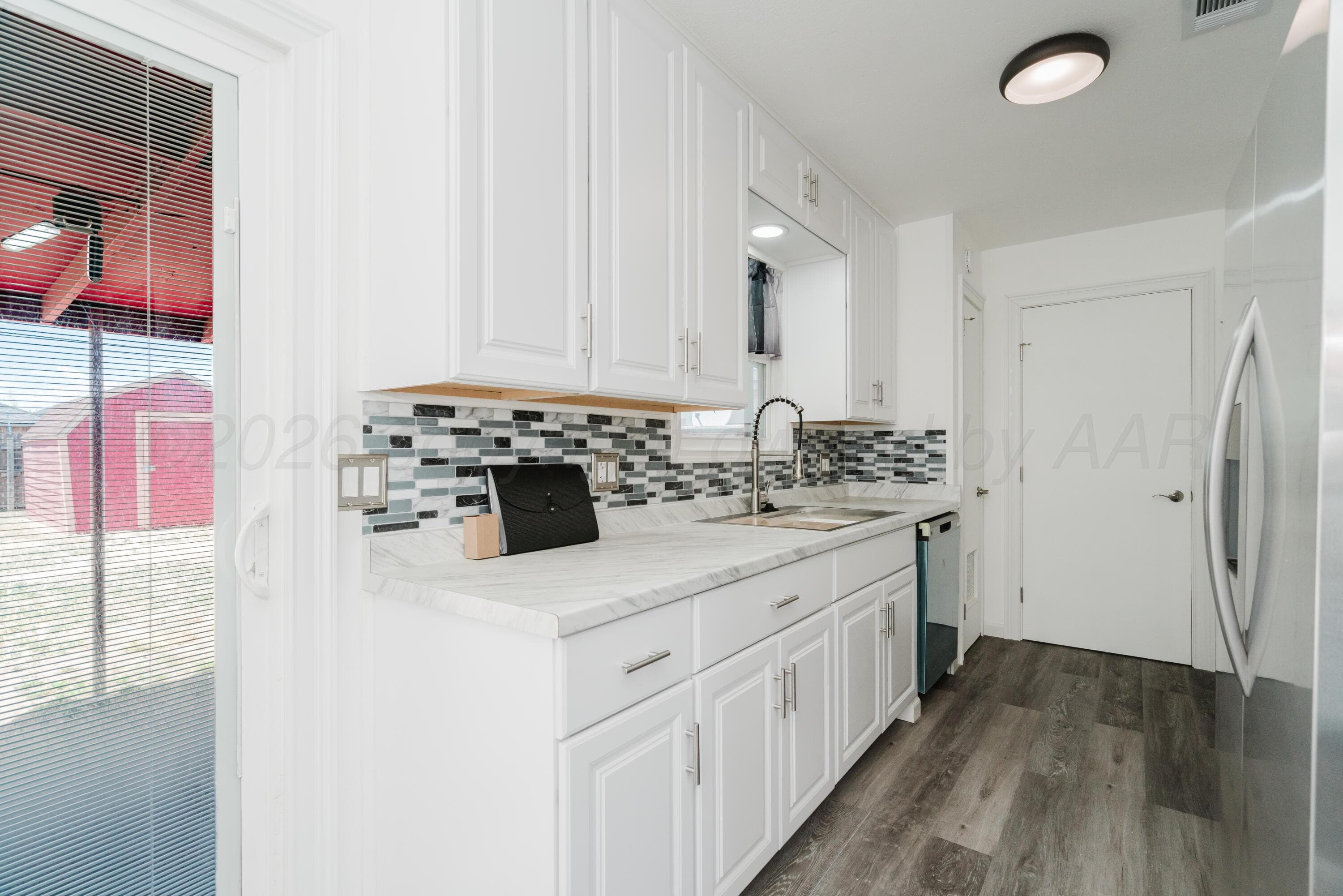207 N BIRGE Avenue, Dumas, TX 79029-2411, photo 6
