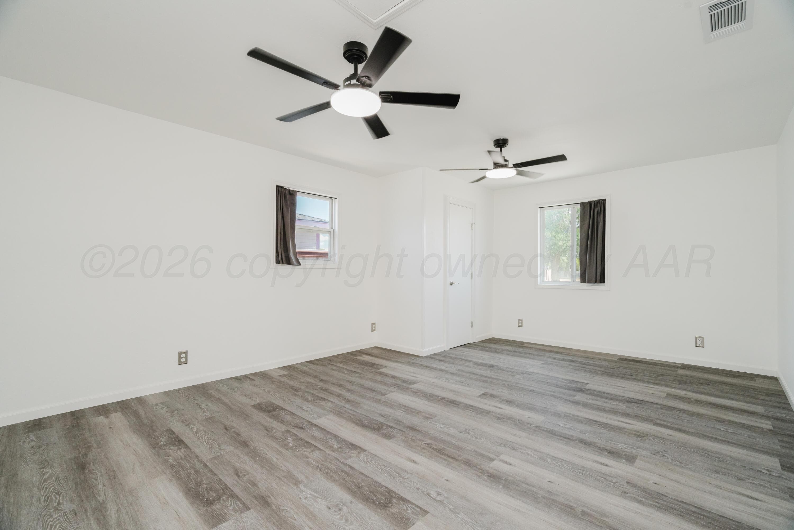207 N BIRGE Avenue, Dumas, TX 79029-2411, photo 12