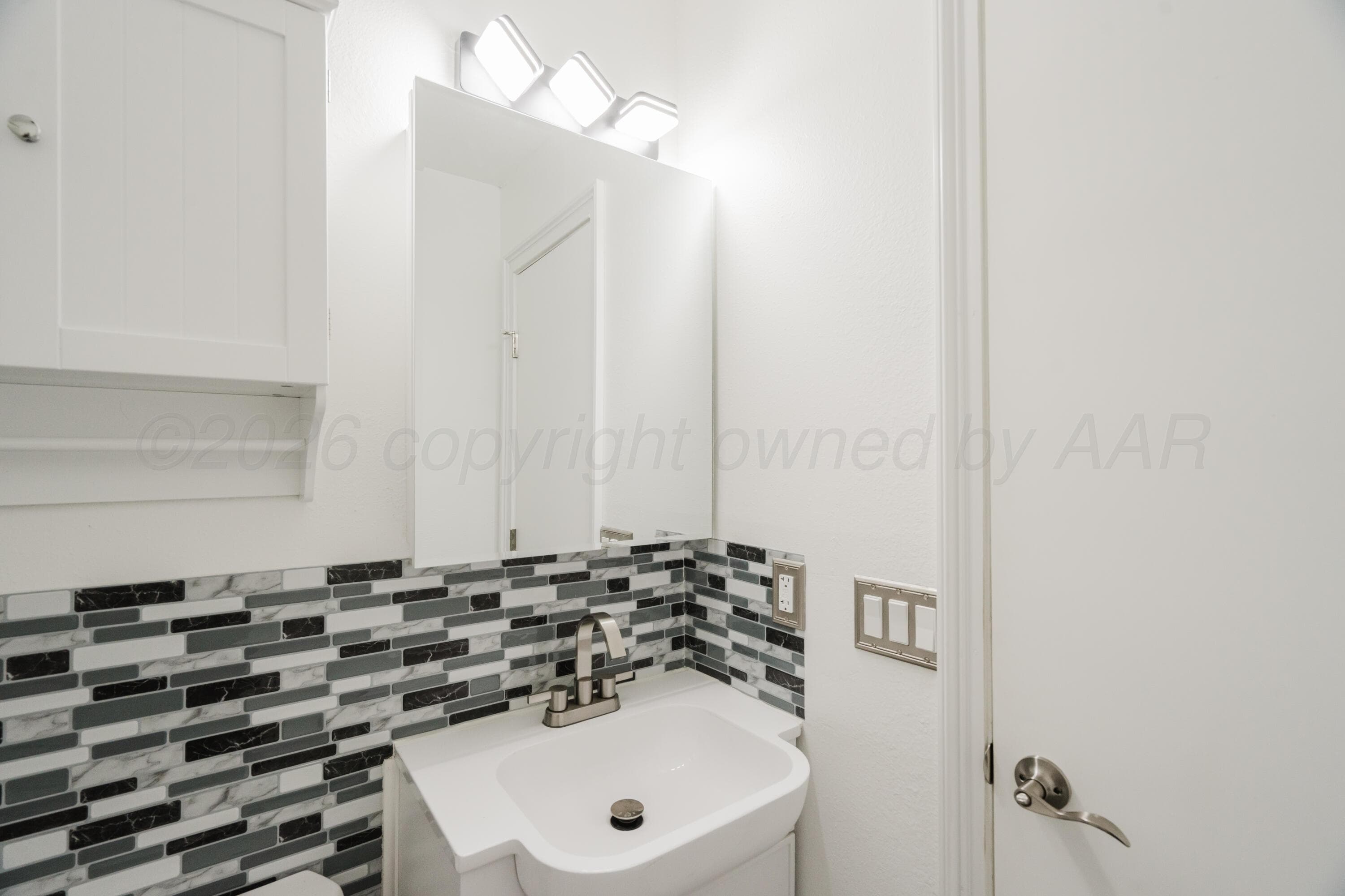 207 N BIRGE Avenue, Dumas, TX 79029-2411, photo 16