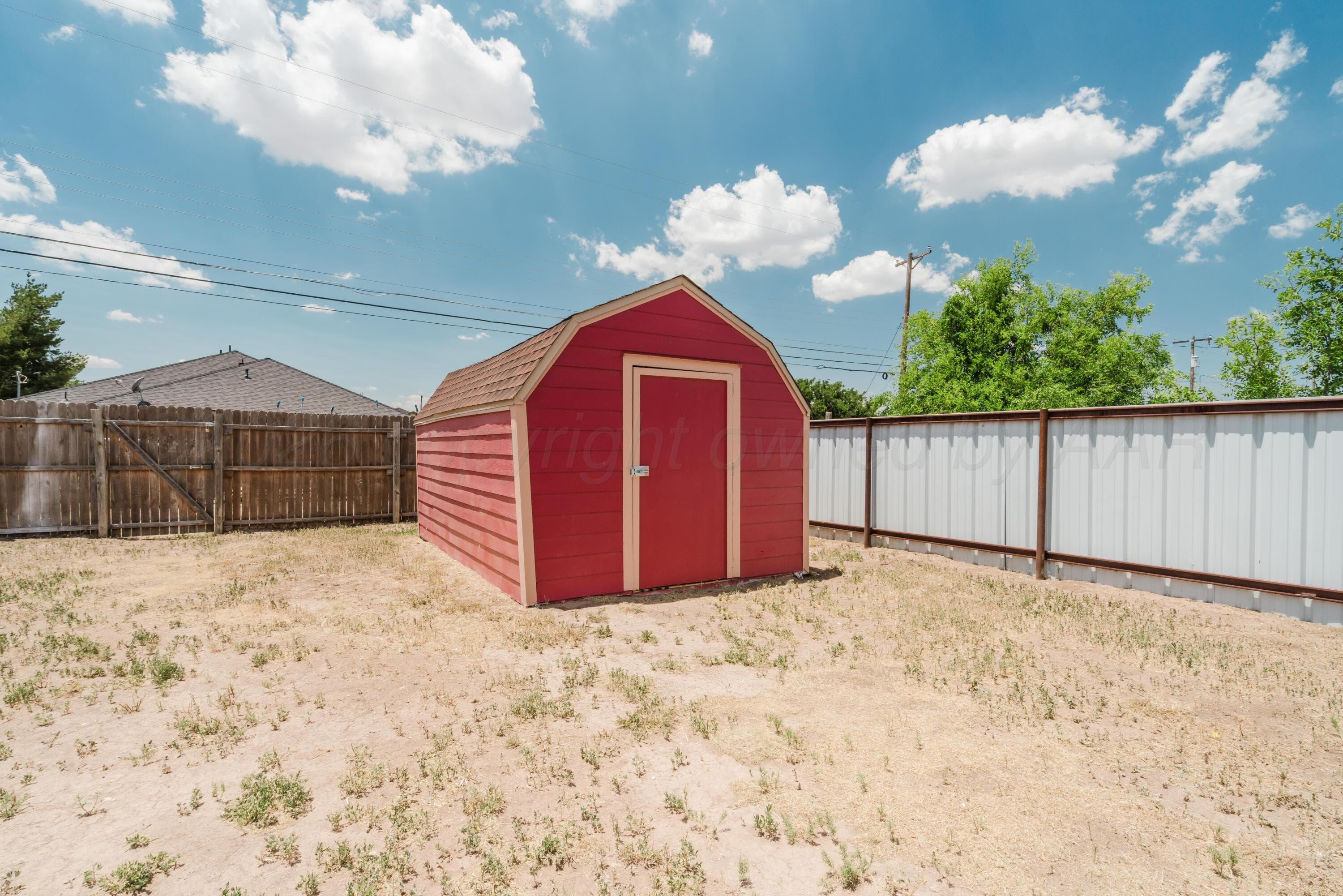 207 N BIRGE Avenue, Dumas, TX 79029-2411, photo 23