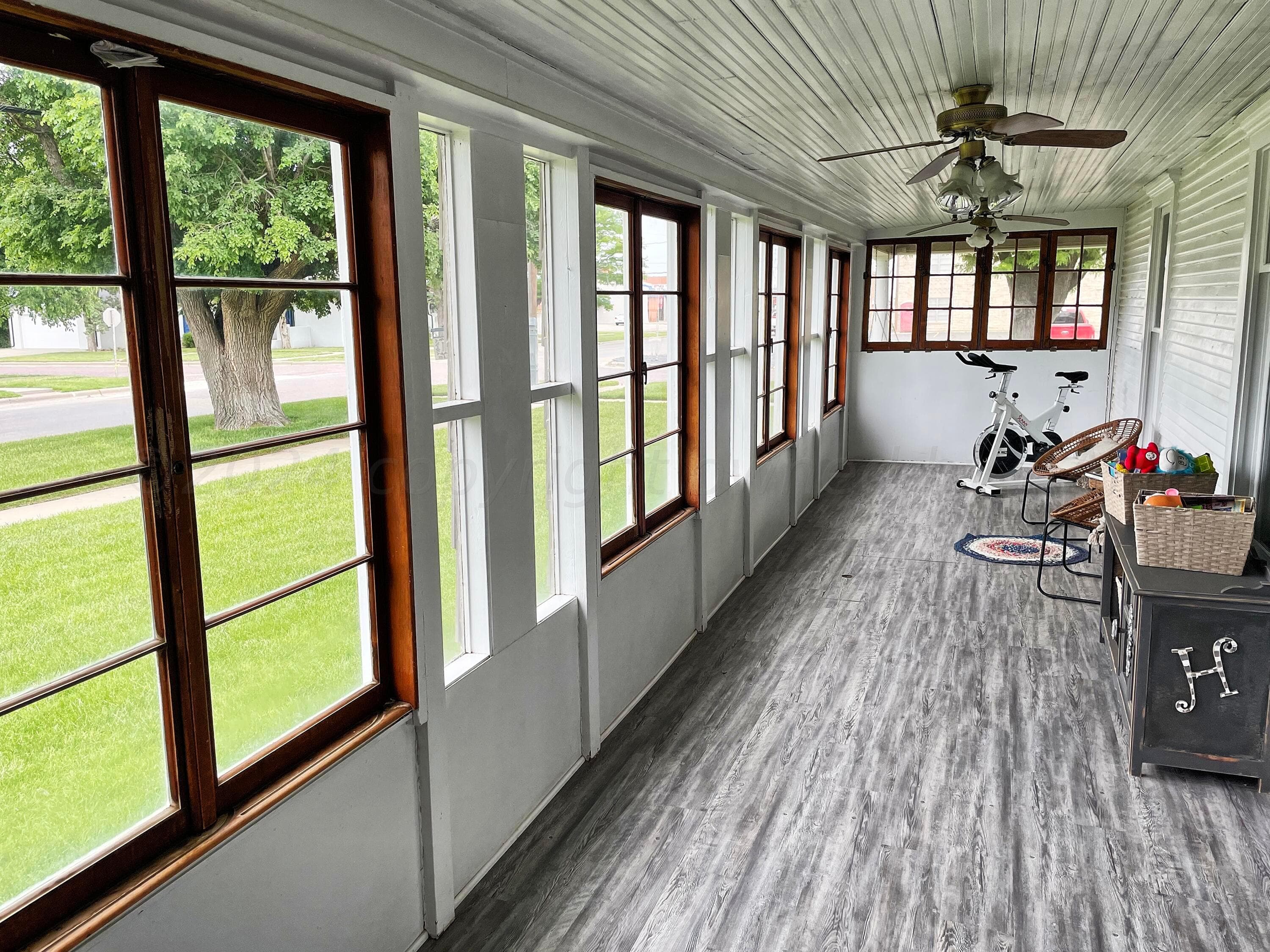 302 S Baylor Street, Perryton, TX 79070, photo 14