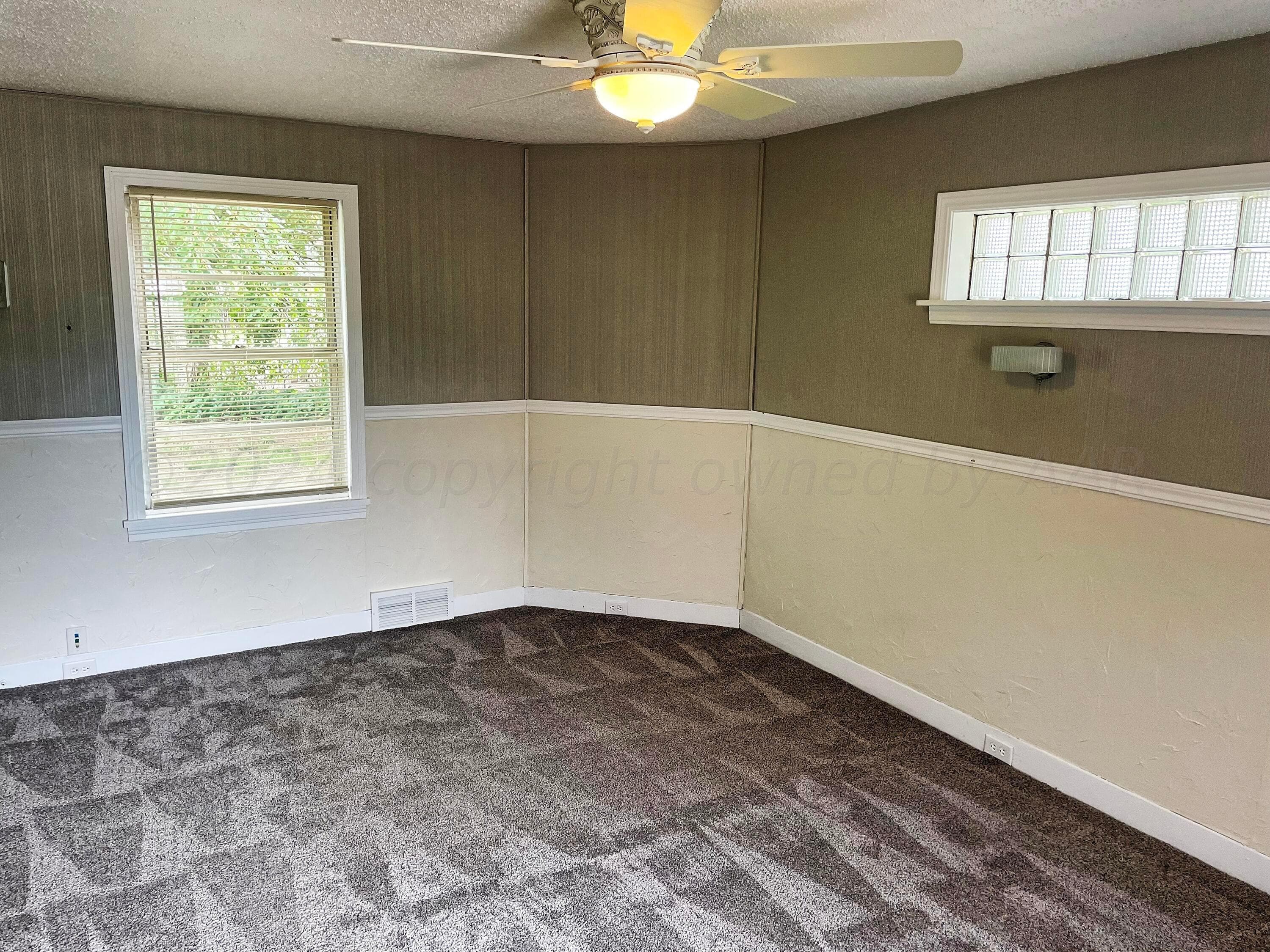 302 S Baylor Street, Perryton, TX 79070, photo 15