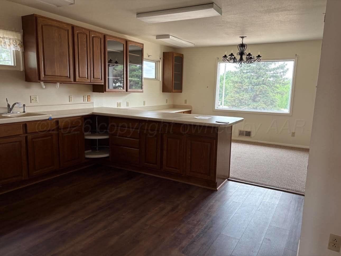1200 E HARVESTER Avenue, Pampa, TX 79065-5016, photo 6