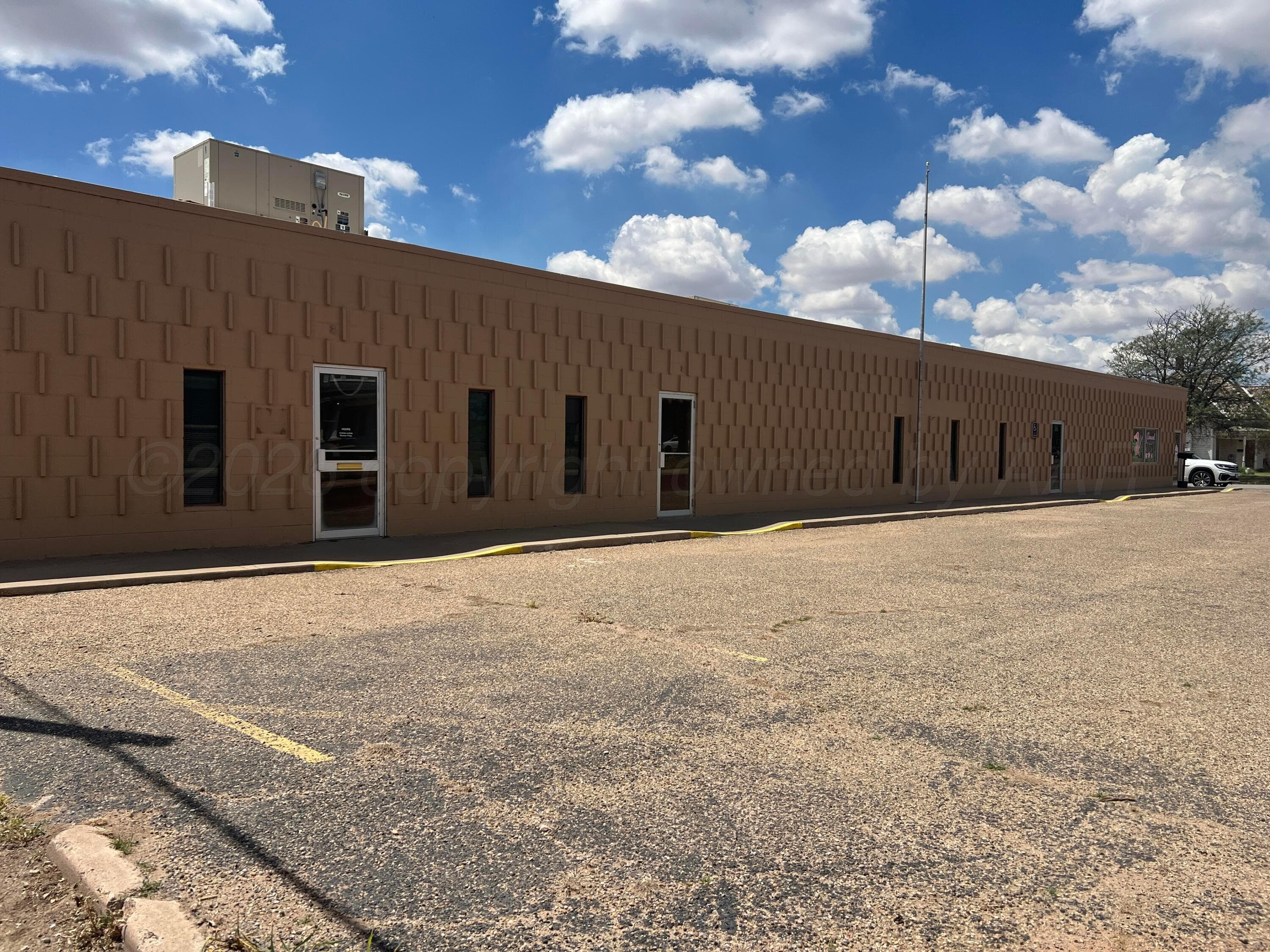 321 W 3rd Street, Hereford, TX 79045, photo 2