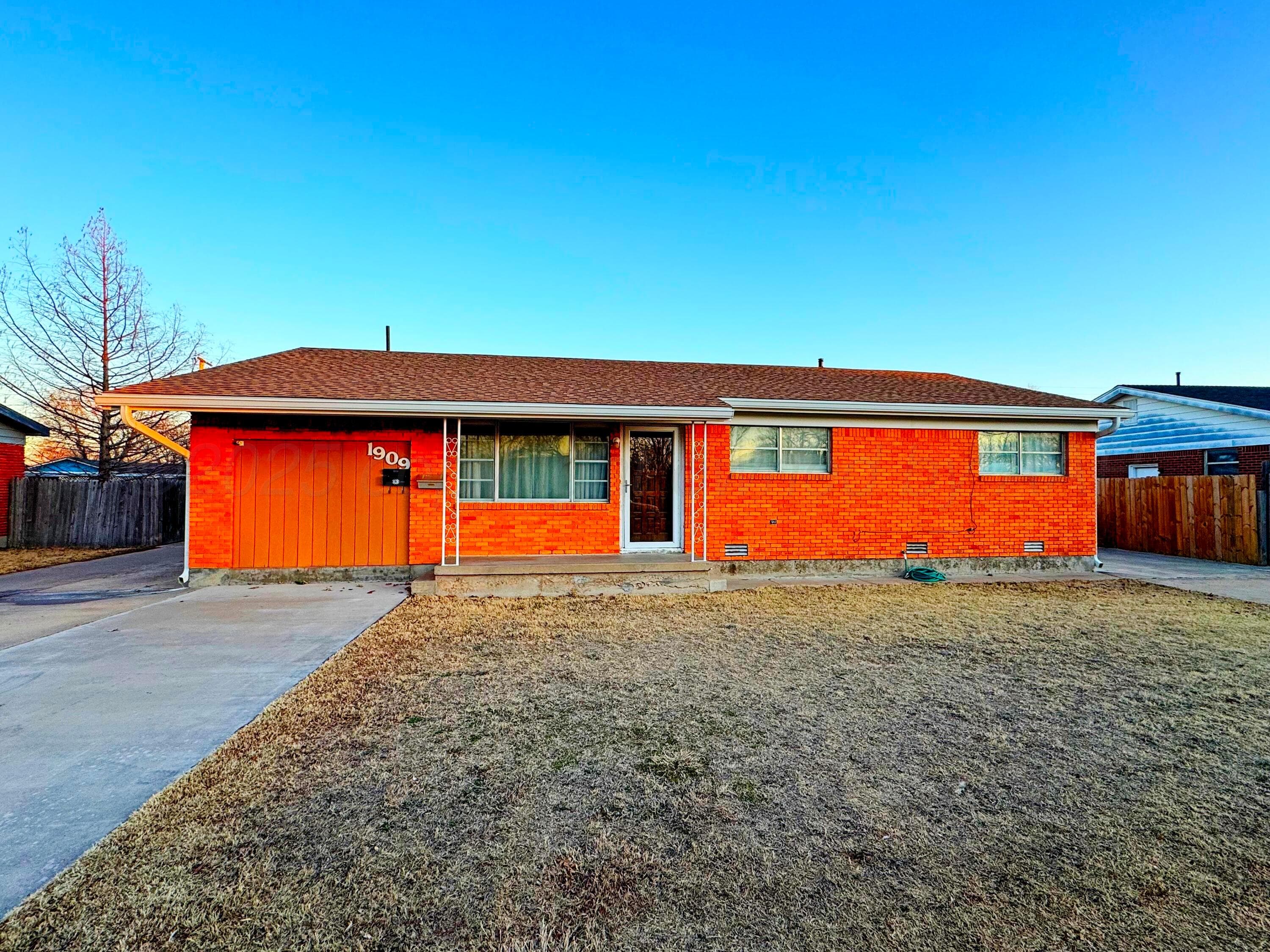 1909 Eton Drive, Perryton, TX 79070