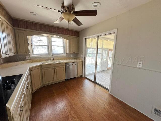 321 S Barkley Street, Spearman, TX 79081, photo 10