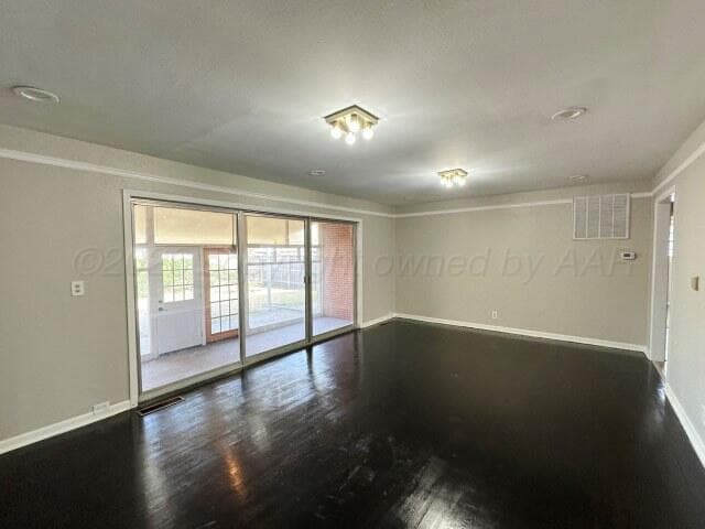 321 S Barkley Street, Spearman, TX 79081, photo 11