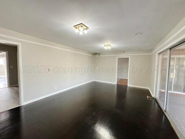 321 S Barkley Street, Spearman, TX 79081, photo 12