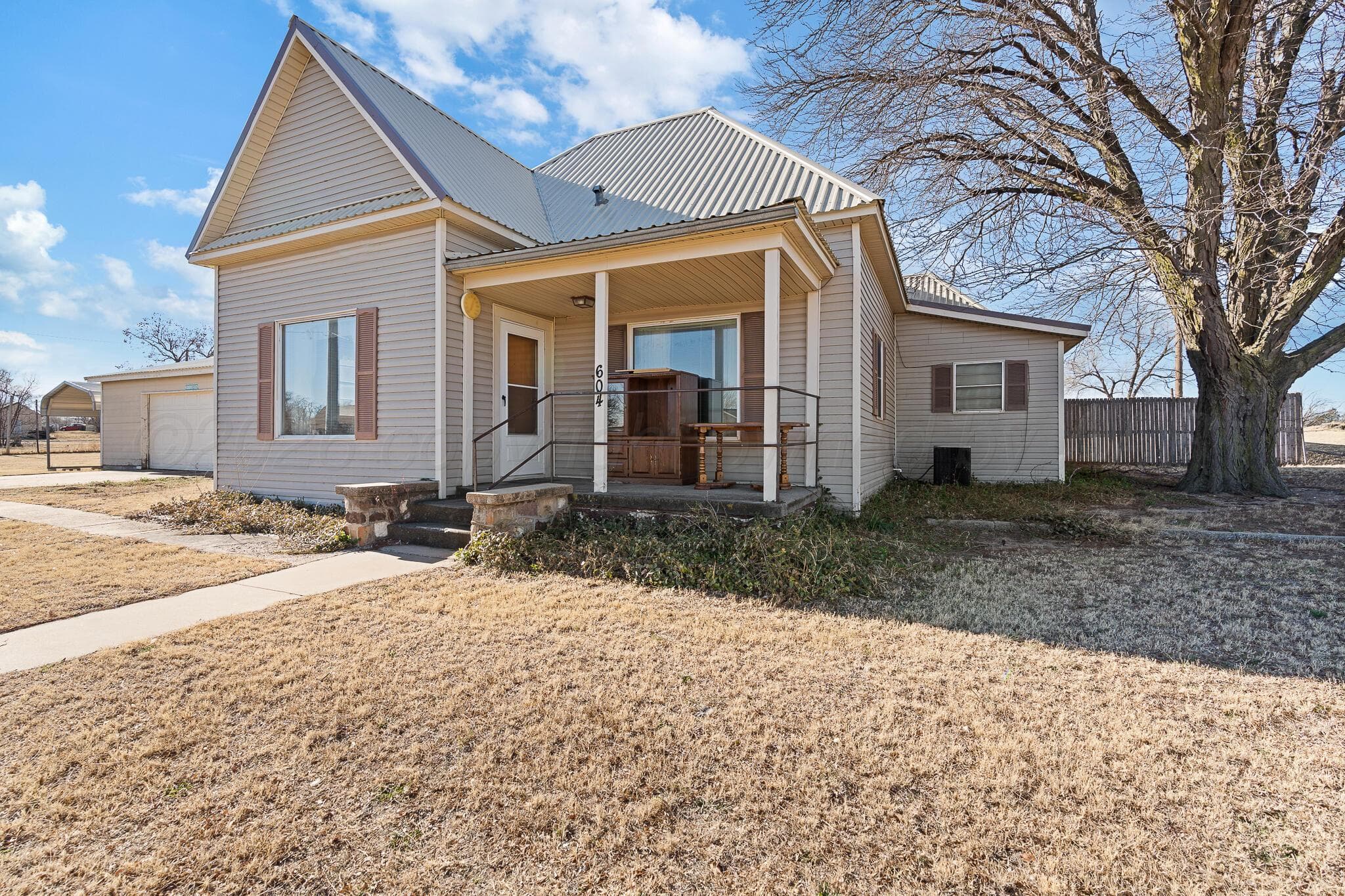 604 E 4th Street, Clarendon, TX 79226