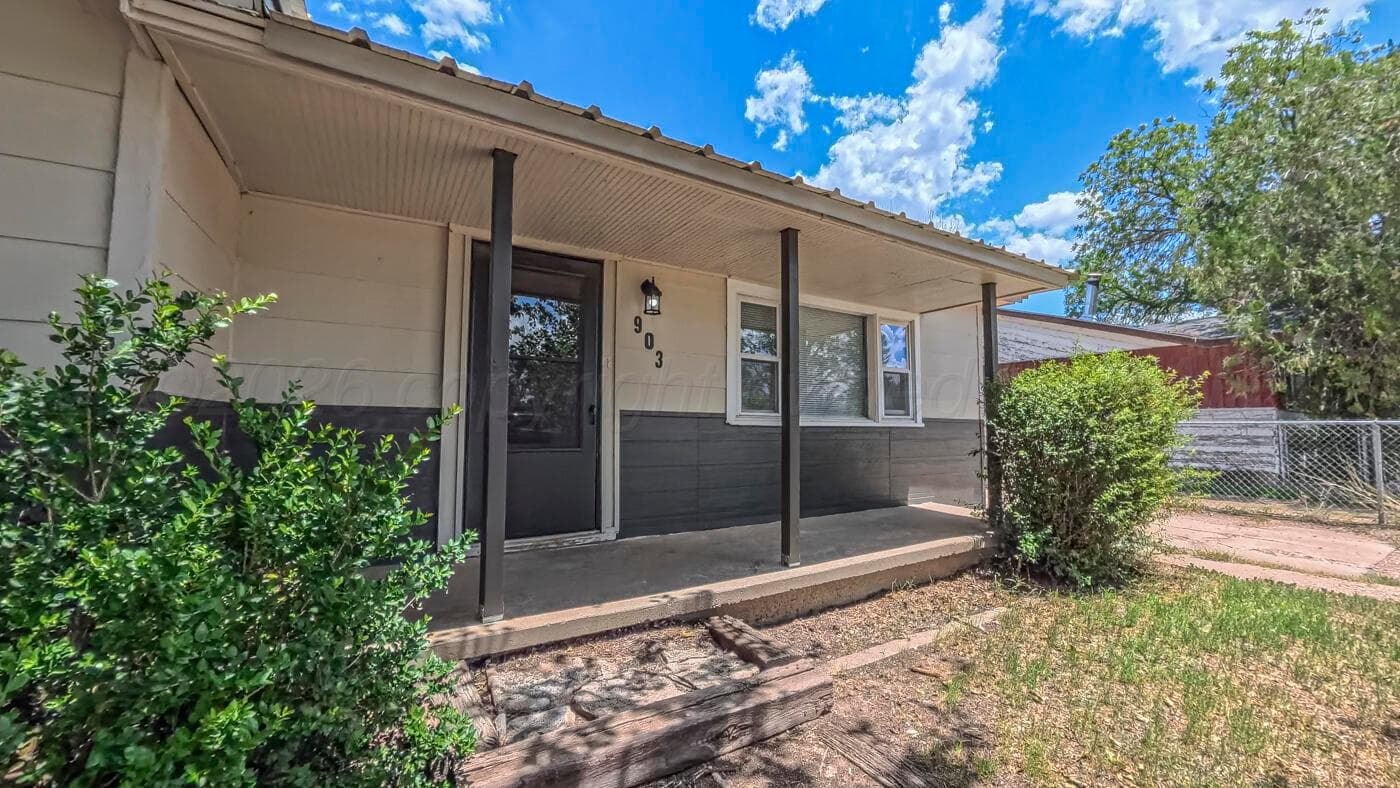 903 S Ridgeland Avenue, Fritch, TX 79036