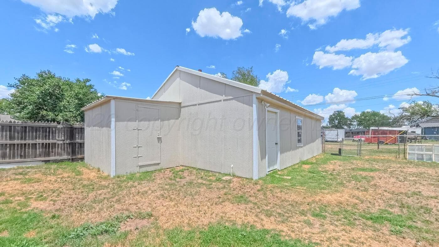 903 S Ridgeland Avenue, Fritch, TX 79036, photo 17